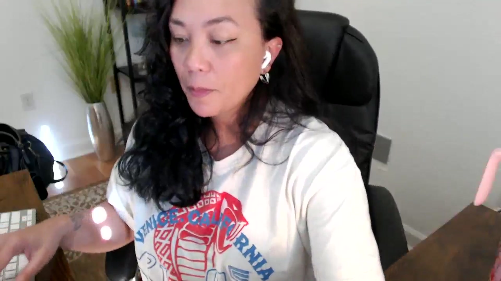 Gallery image thumbnail from MickaylaStar's myfreecams stream on, 05/05/2025, 21:49 image 19 of 20