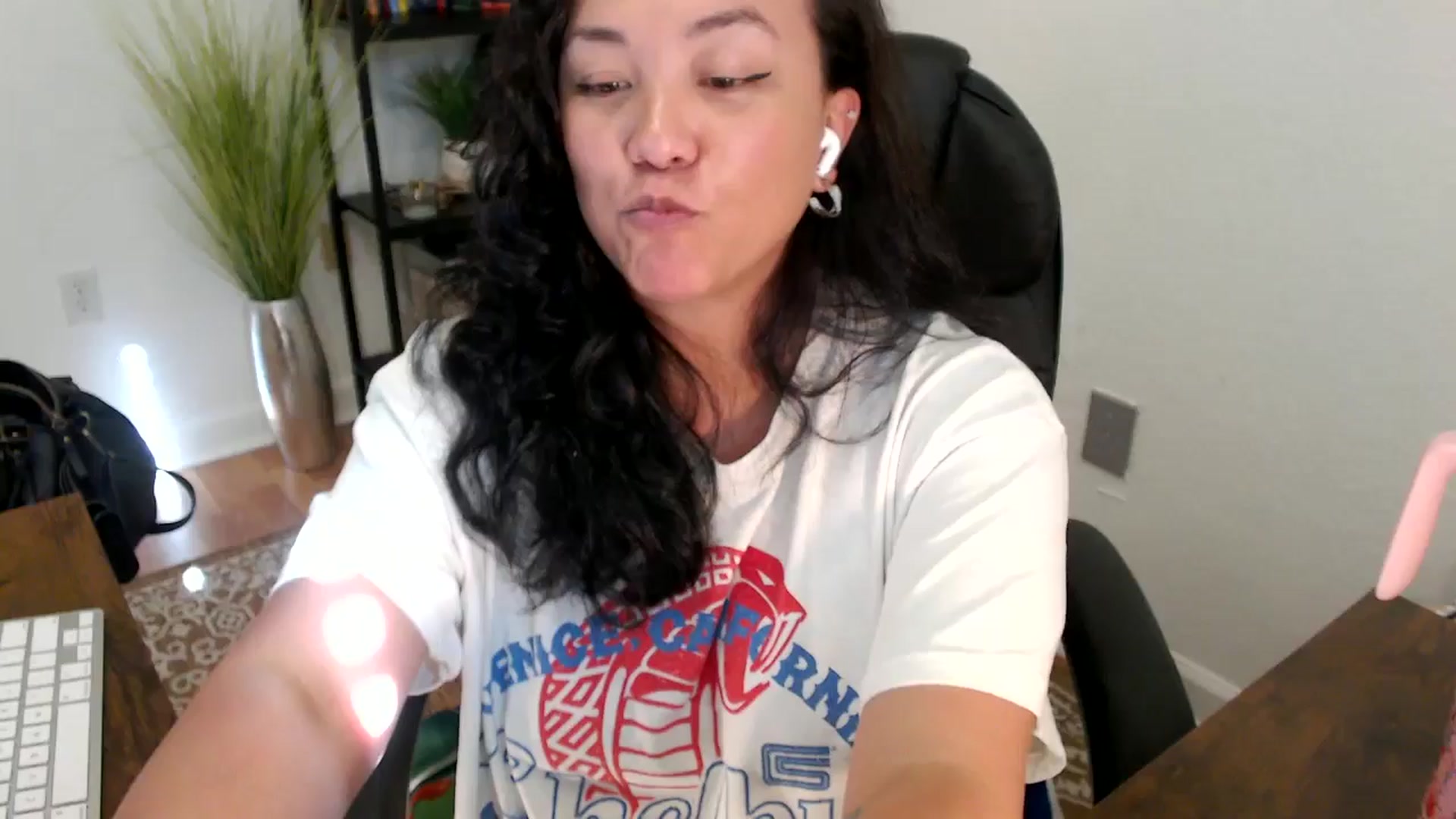 Gallery image thumbnail from MickaylaStar's myfreecams stream on, 05/05/2025, 21:49 image 20 of 20