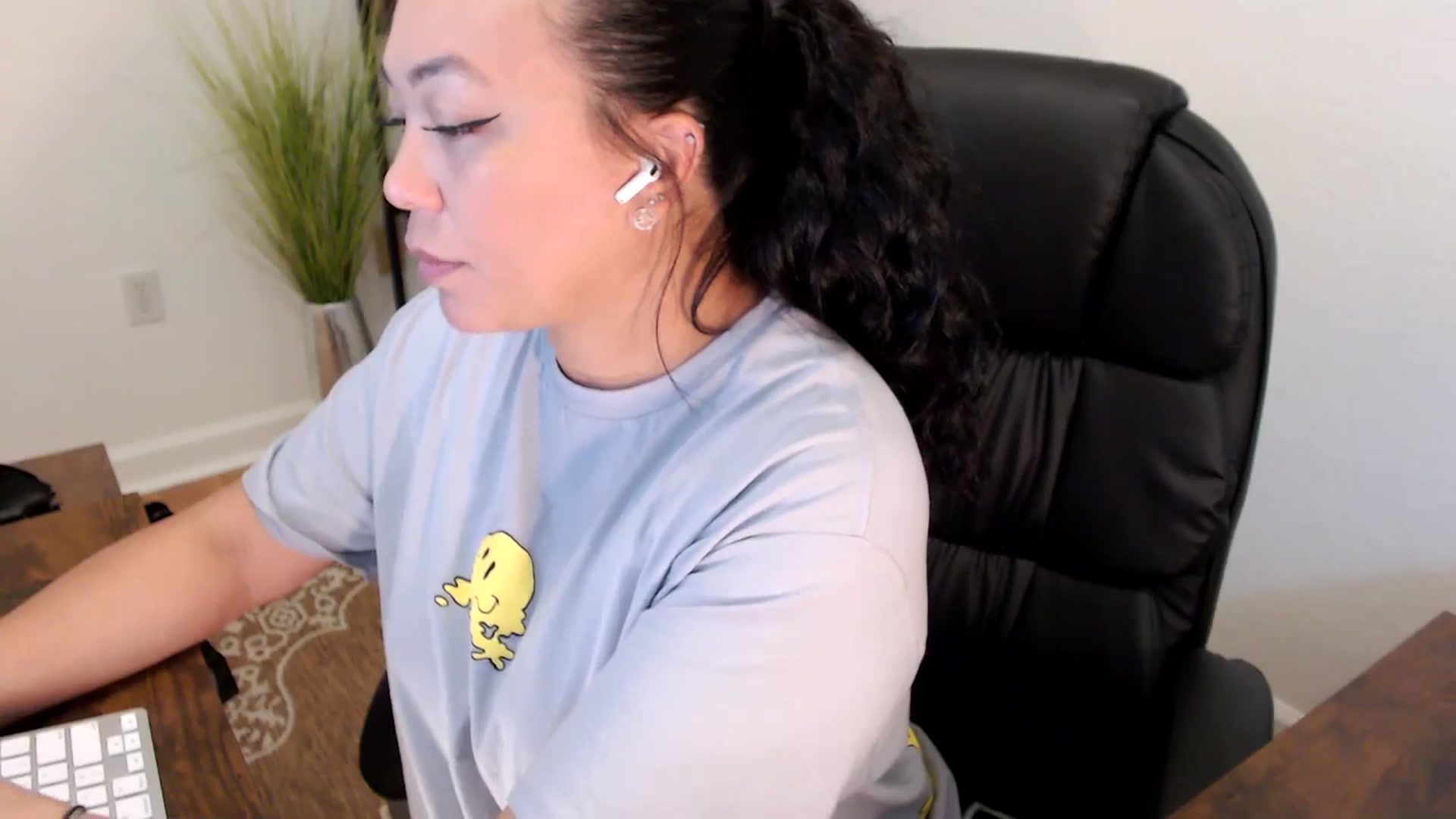 Gallery image thumbnail from MickaylaStar's myfreecams stream on, 05/06/2025, 16:40 image 3 of 20