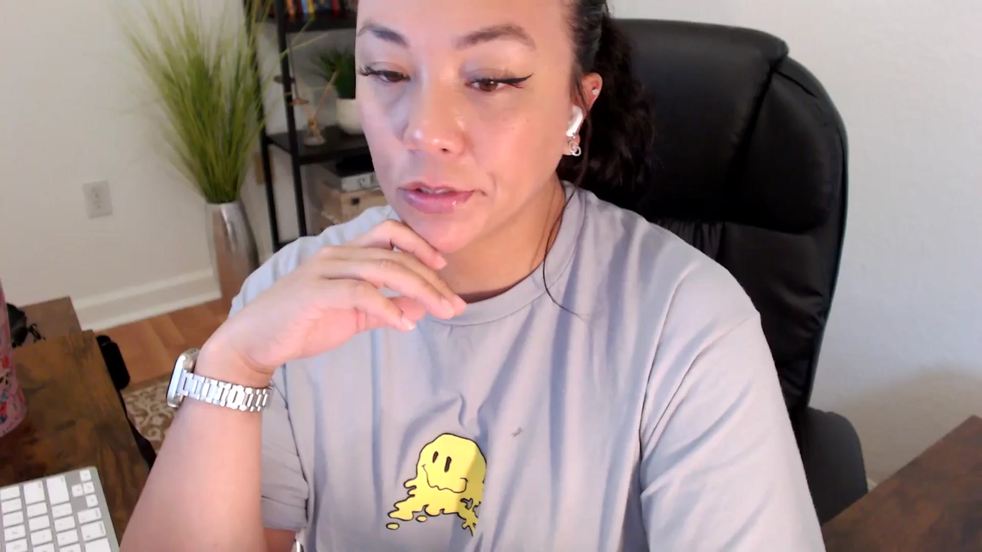 Gallery image thumbnail from MickaylaStar's myfreecams stream on, 05/06/2025, 19:23 image 5 of 20