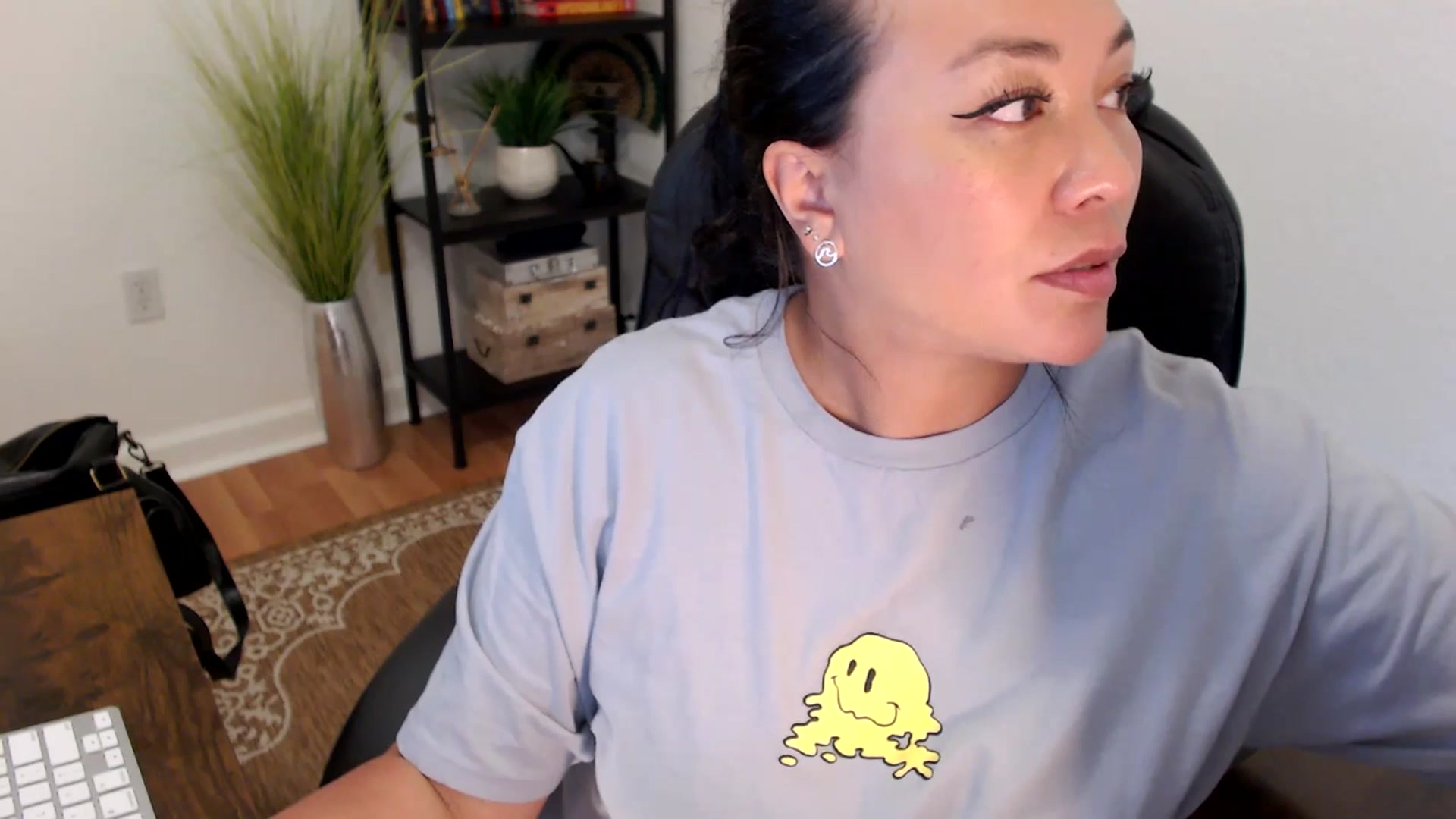Gallery image thumbnail from MickaylaStar's myfreecams stream on, 05/06/2025, 20:41 image 6 of 20