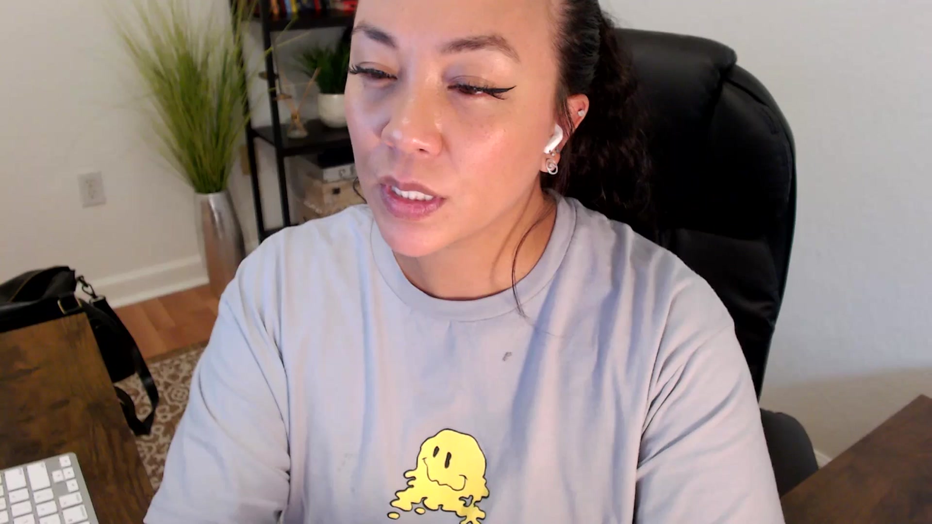Gallery image thumbnail from MickaylaStar's myfreecams stream on, 05/06/2025, 20:41 image 15 of 20