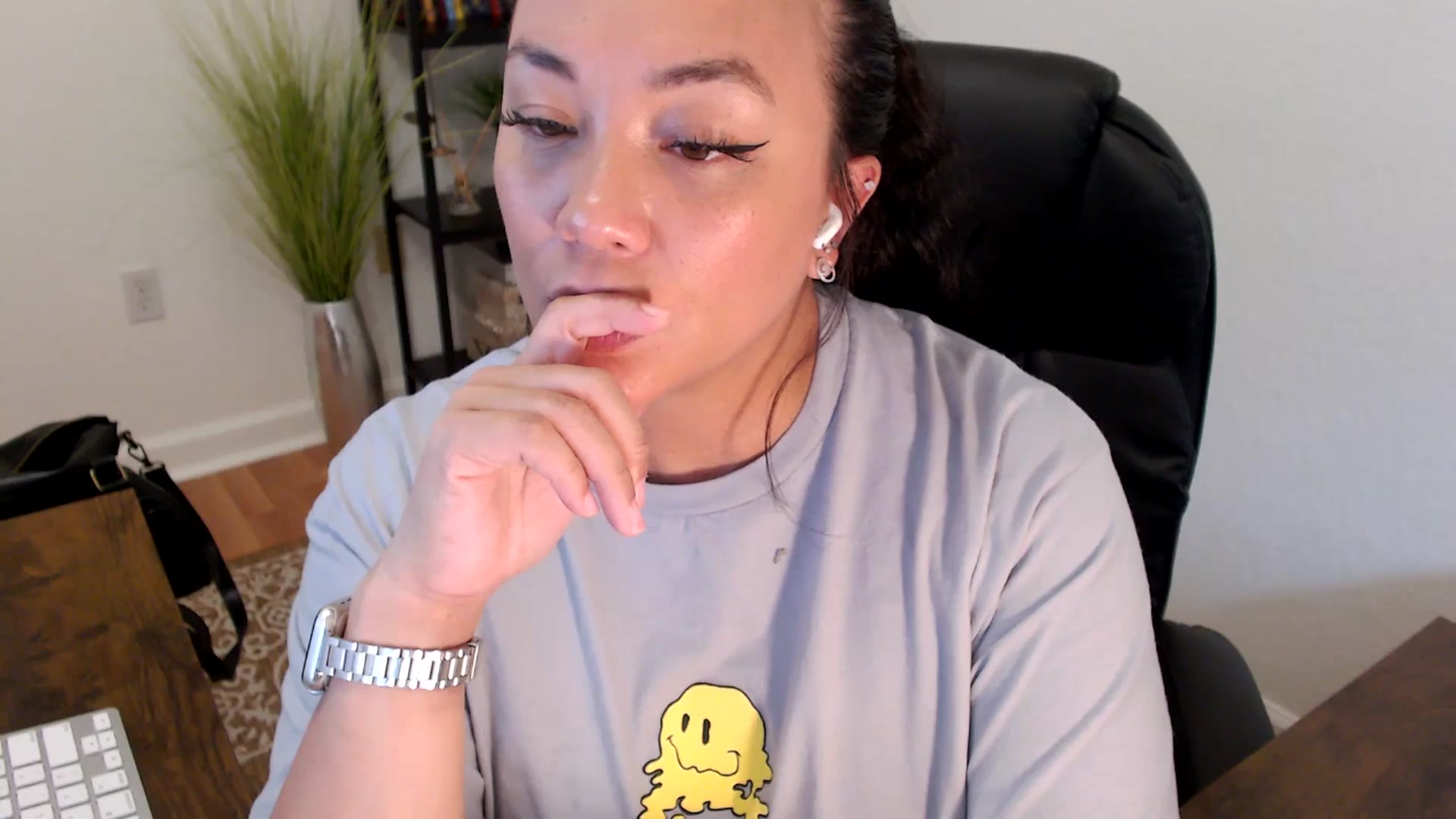Gallery image thumbnail from MickaylaStar's myfreecams stream on, 05/06/2025, 20:41 image 18 of 20
