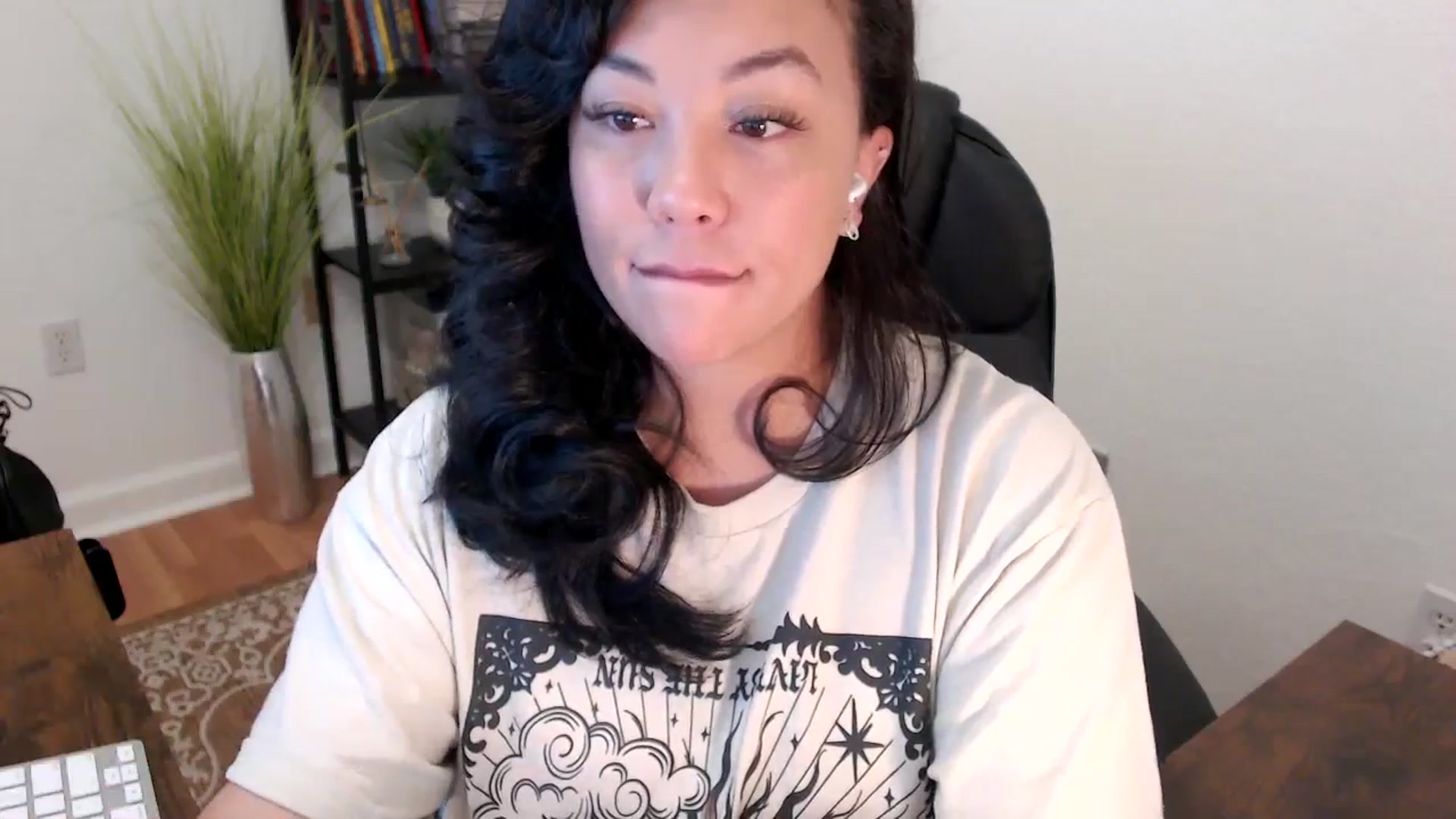 Gallery image thumbnail from MickaylaStar's myfreecams stream on, 05/07/2025, 15:59 image 13 of 20