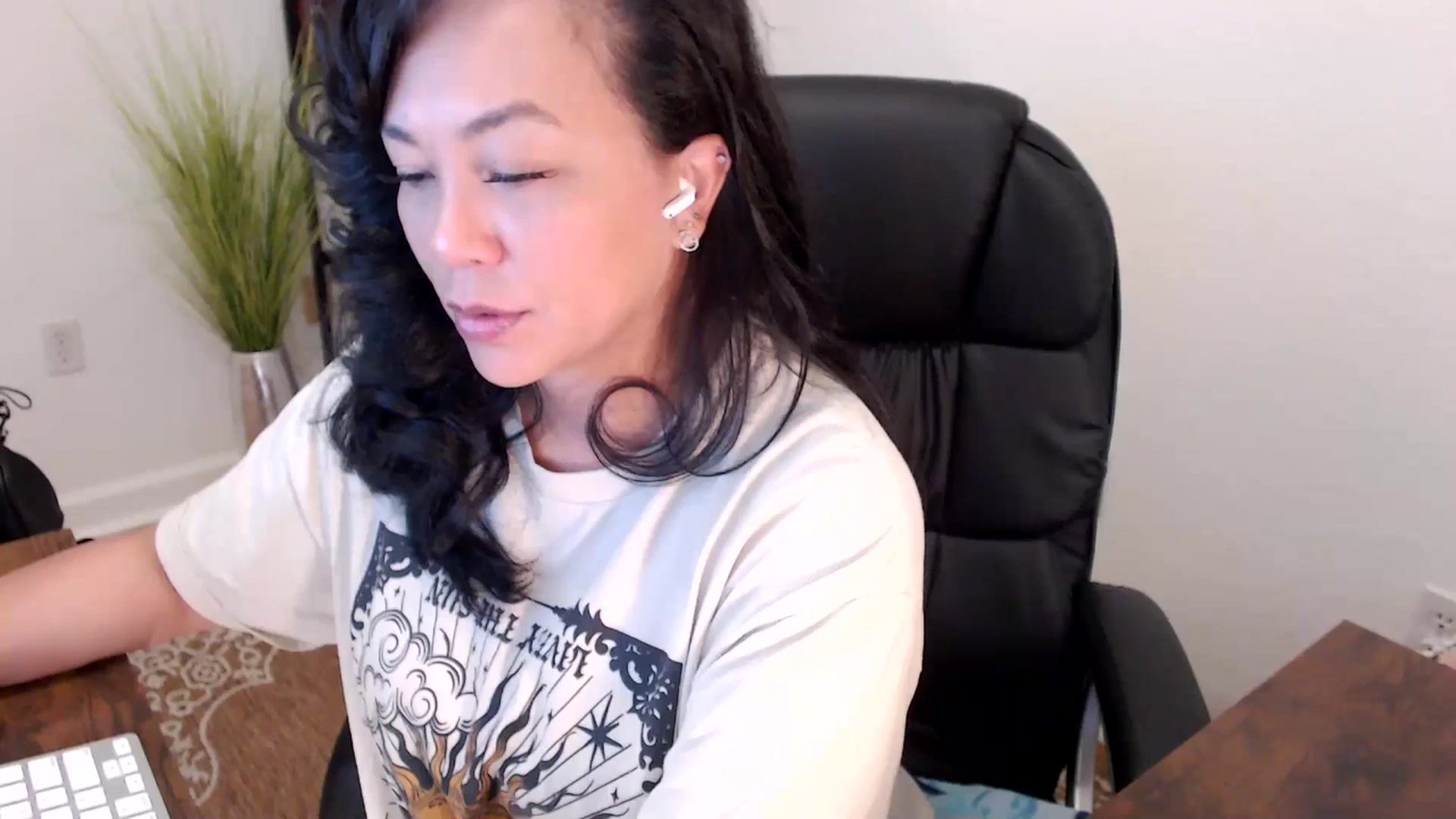 Gallery image thumbnail from MickaylaStar's myfreecams stream on, 05/07/2025, 15:59 image 19 of 20