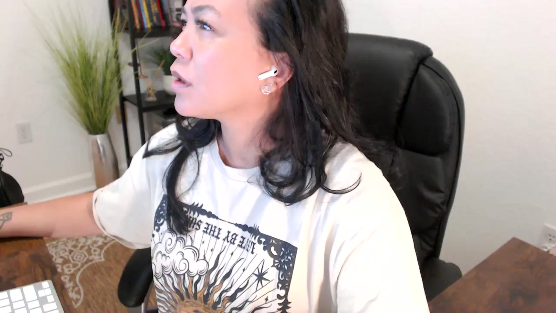 Gallery image thumbnail from MickaylaStar's myfreecams stream on, 05/07/2025, 16:52 image 11 of 20