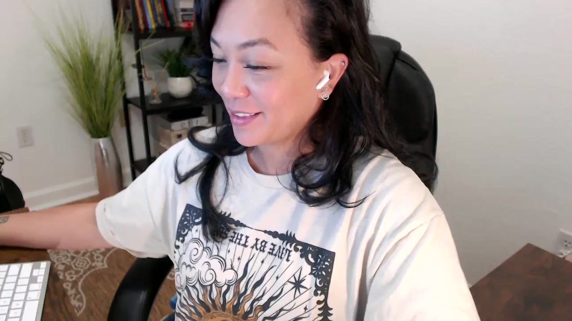 Gallery image thumbnail from MickaylaStar's myfreecams stream on, 05/07/2025, 16:52 image 18 of 20