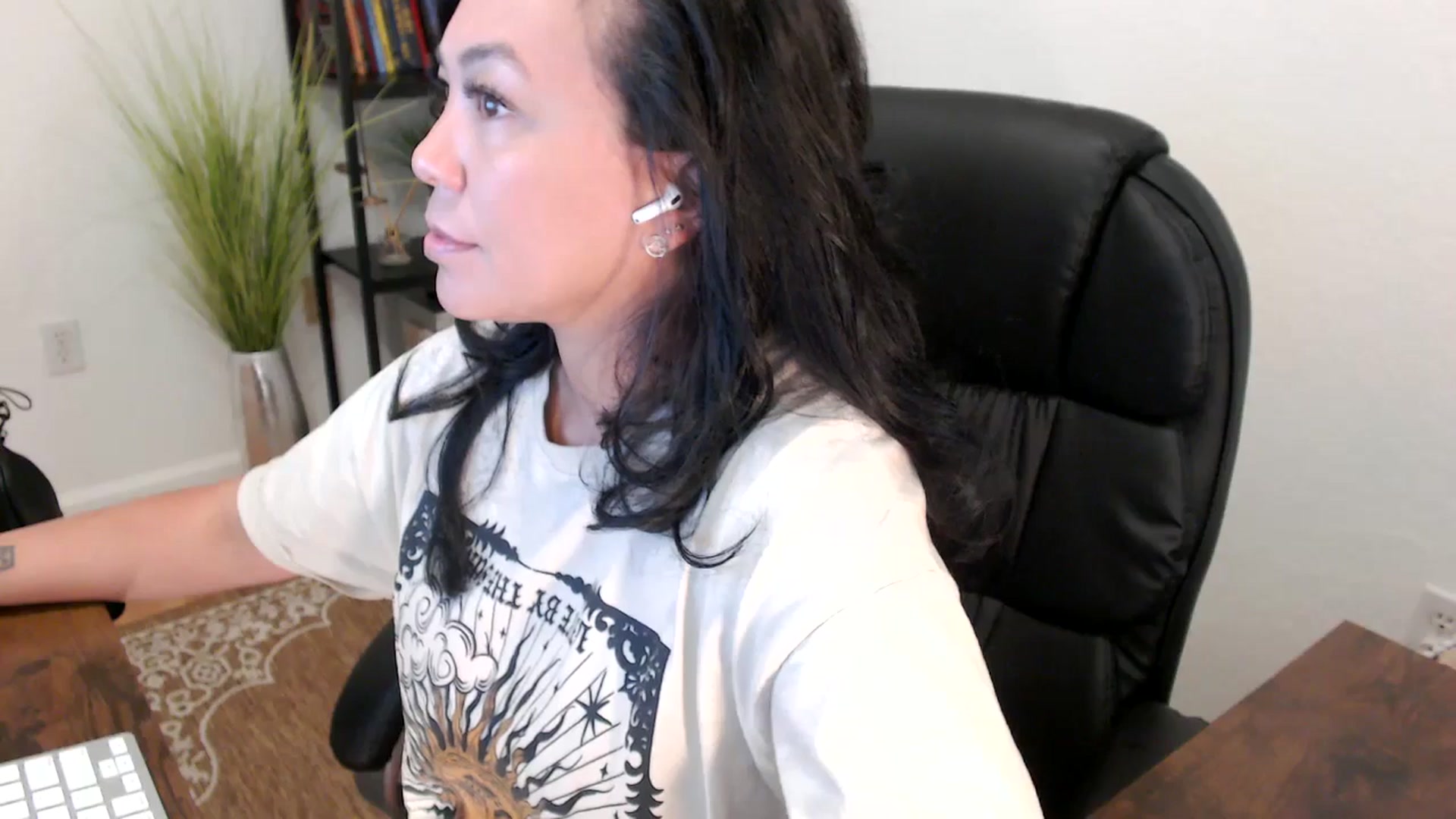 Gallery image thumbnail from MickaylaStar's myfreecams stream on, 05/07/2025, 16:52 image 14 of 20