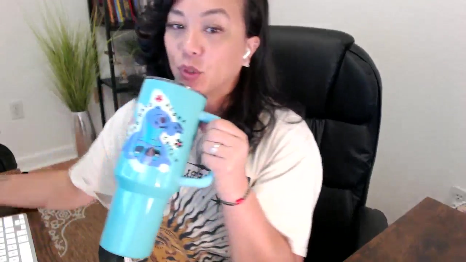 Gallery image thumbnail from MickaylaStar's myfreecams stream on, 05/07/2025, 17:57 image 11 of 20