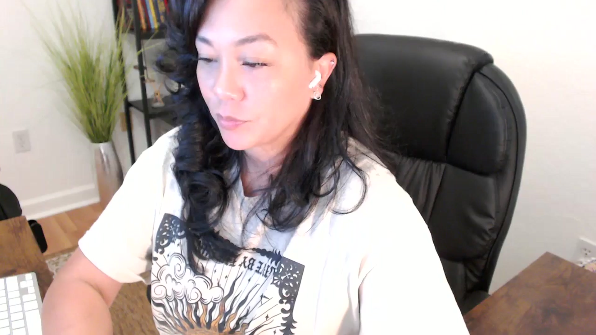 Gallery image thumbnail from MickaylaStar's myfreecams stream on, 05/07/2025, 17:57 image 4 of 20