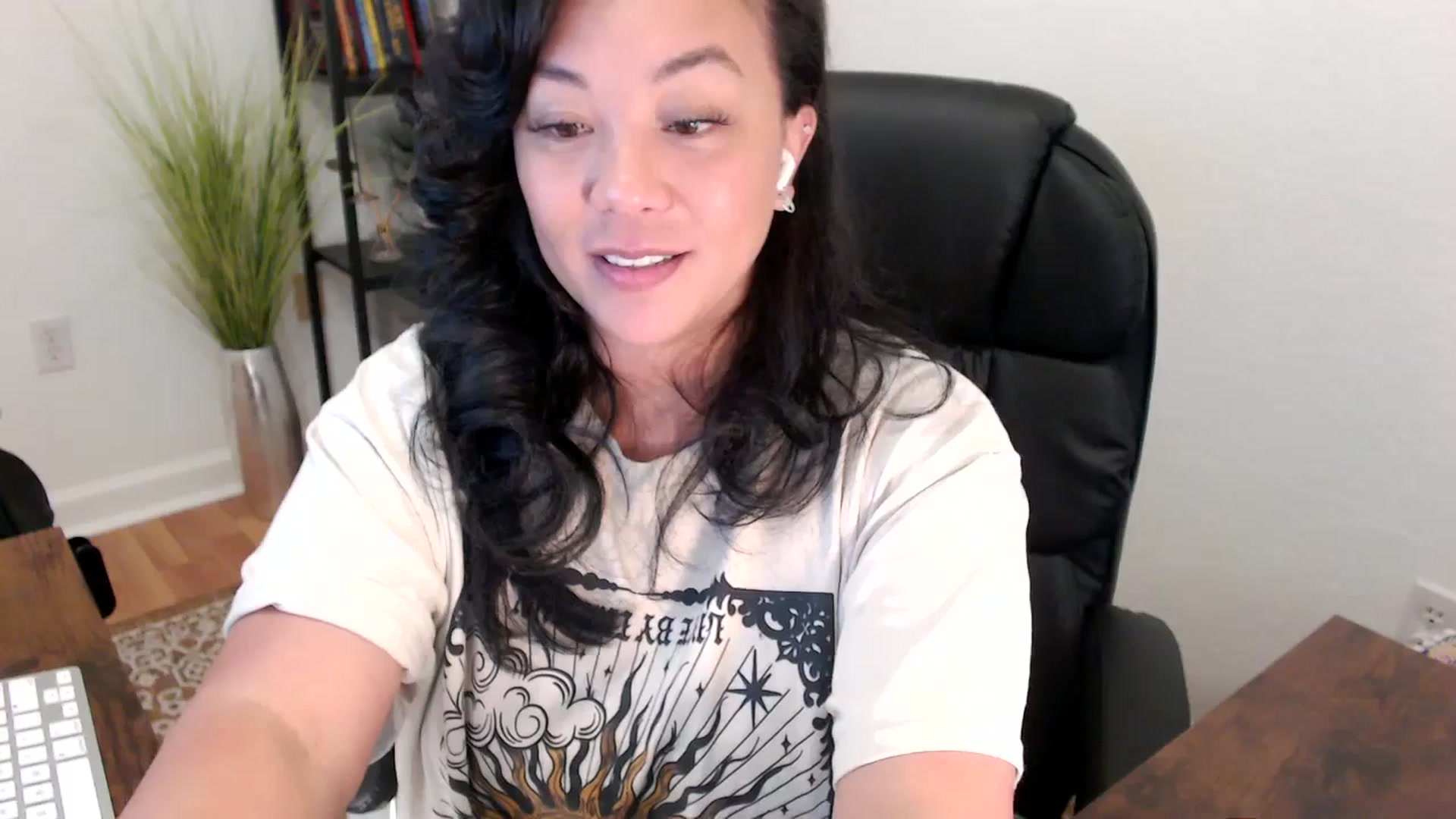 Gallery image thumbnail from MickaylaStar's myfreecams stream on, 05/07/2025, 17:57 image 17 of 20