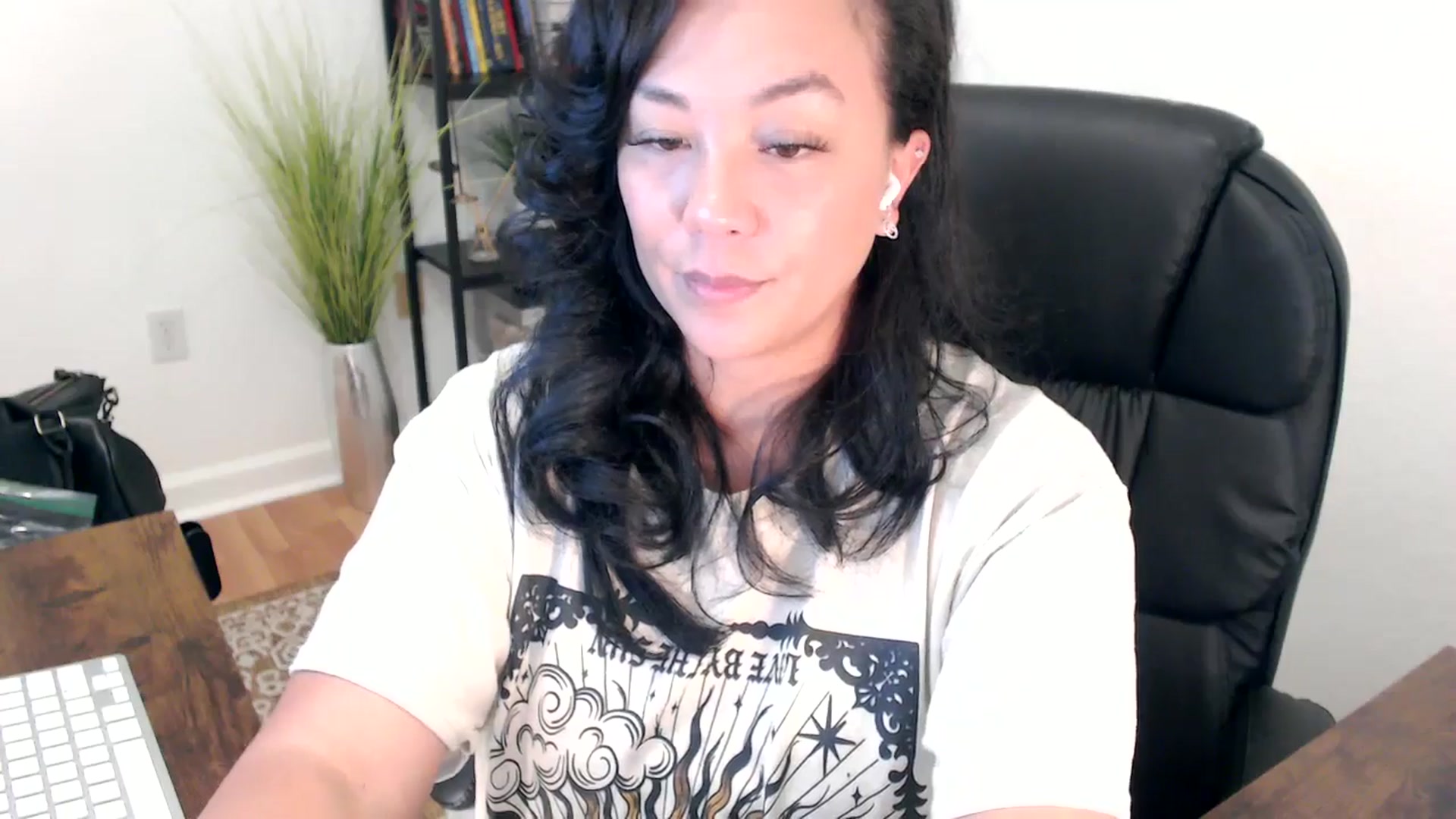 Gallery image thumbnail from MickaylaStar's myfreecams stream on, 05/07/2025, 18:49 image 17 of 20