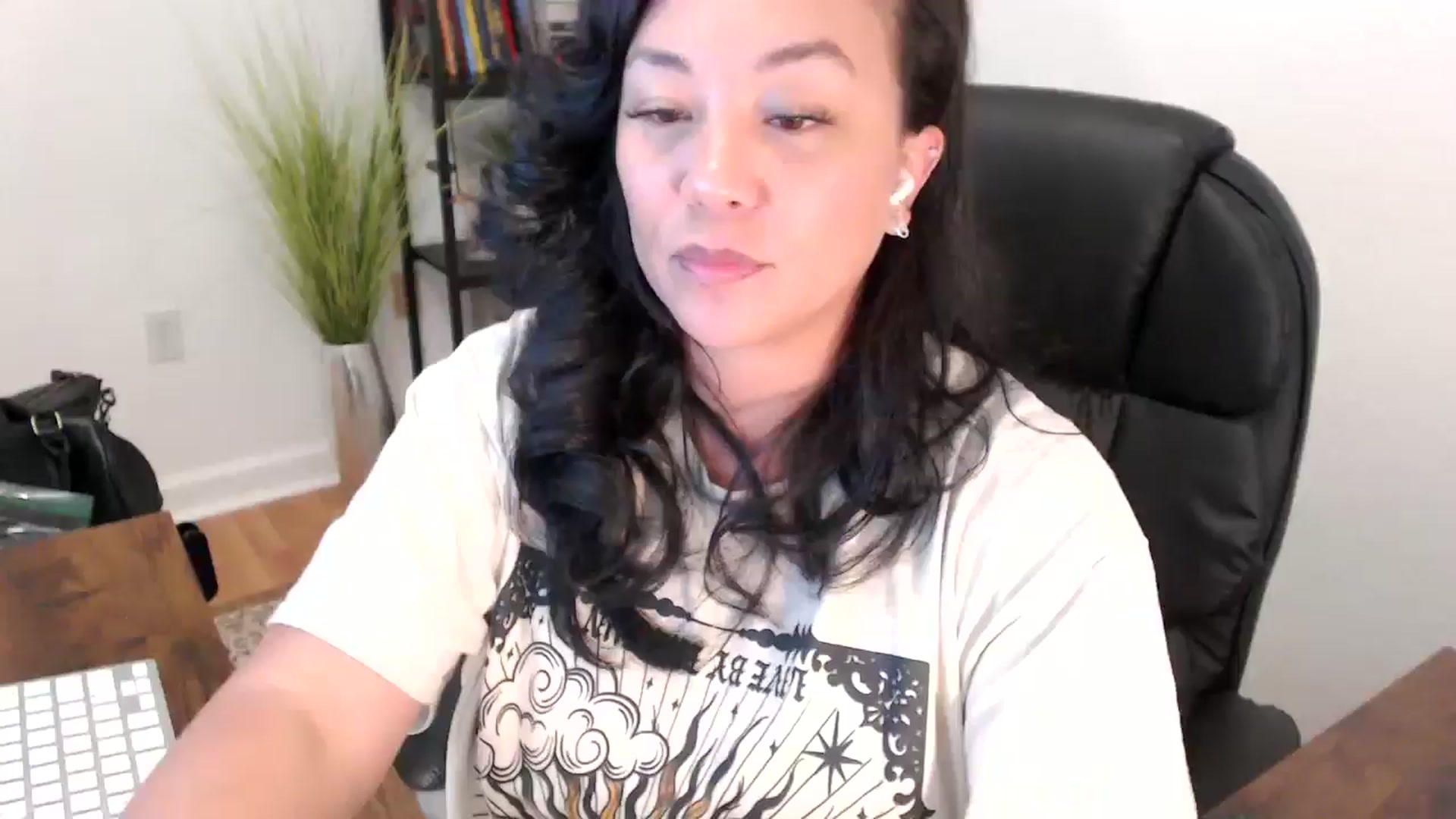 Gallery image thumbnail from MickaylaStar's myfreecams stream on, 05/07/2025, 19:22 image 2 of 20