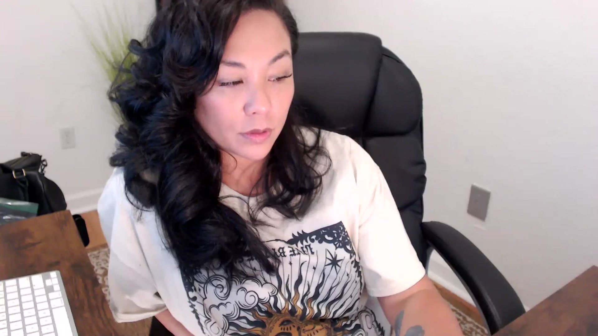 Gallery image thumbnail from MickaylaStar's myfreecams stream on, 05/07/2025, 19:22 image 19 of 20