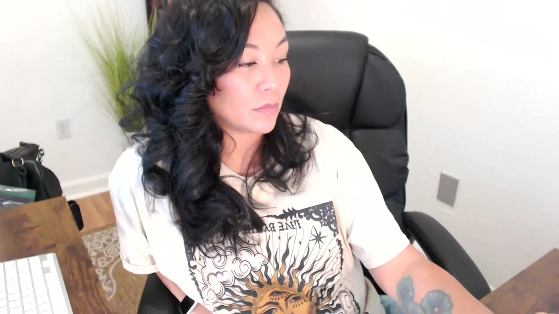 Gallery image thumbnail from MickaylaStar's myfreecams stream on, 05/07/2025, 19:22 image 15 of 20