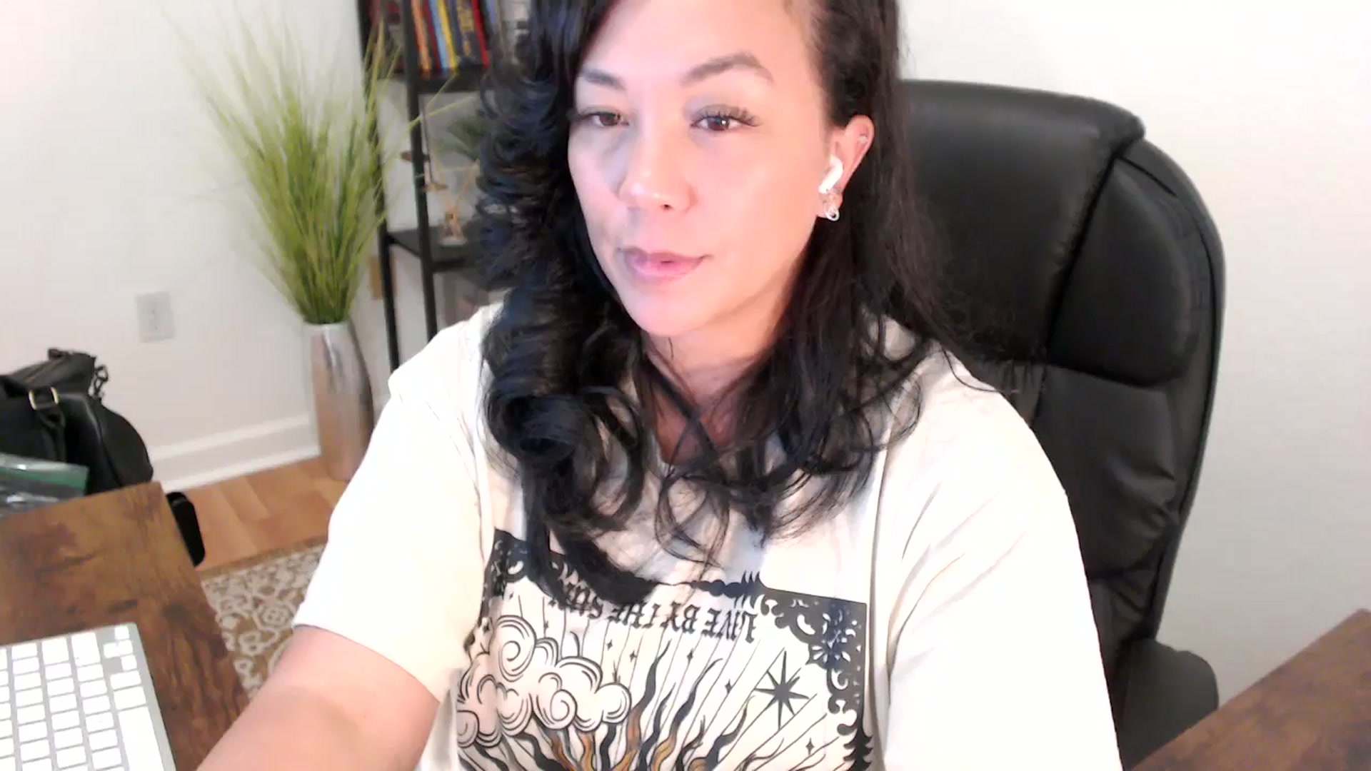Gallery image thumbnail from MickaylaStar's myfreecams stream on, 05/07/2025, 19:22 image 8 of 20