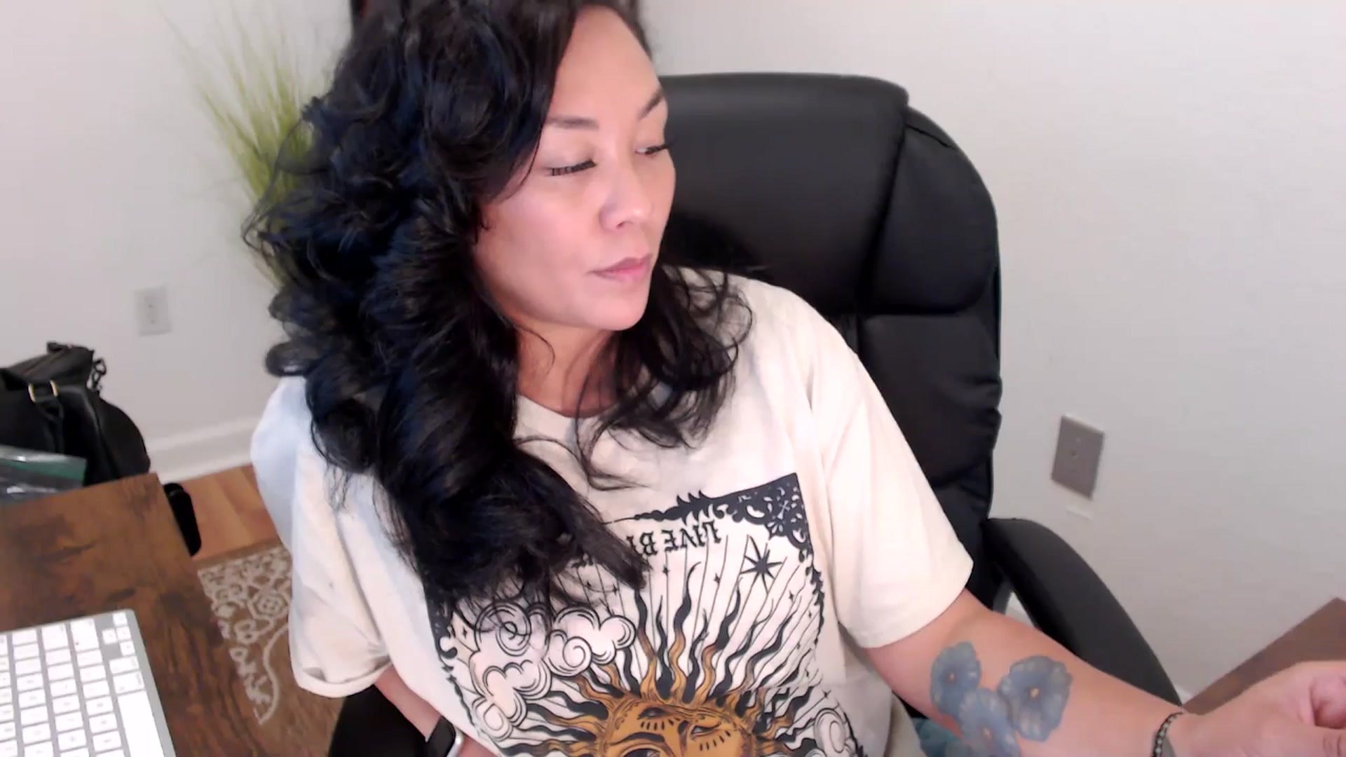 Gallery image thumbnail from MickaylaStar's myfreecams stream on, 05/07/2025, 19:22 image 18 of 20
