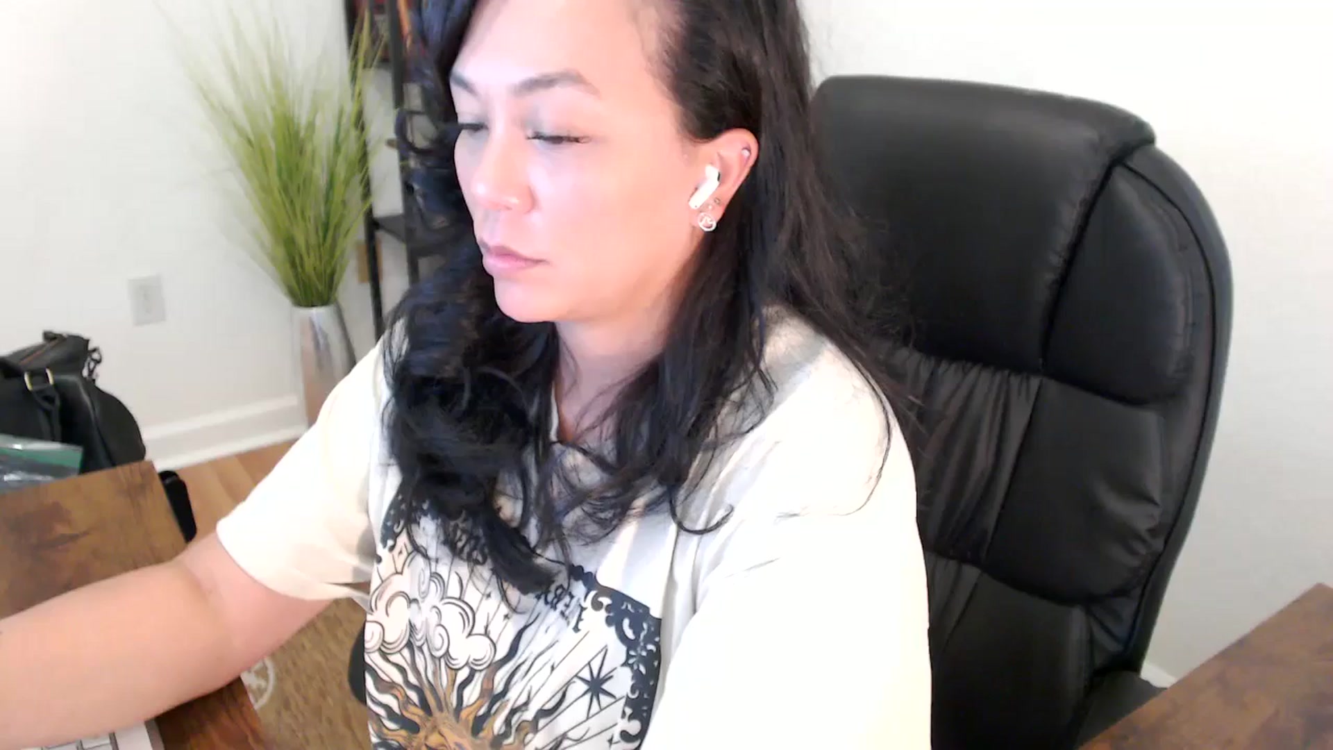 Gallery image thumbnail from MickaylaStar's myfreecams stream on, 05/07/2025, 19:43 image 9 of 20