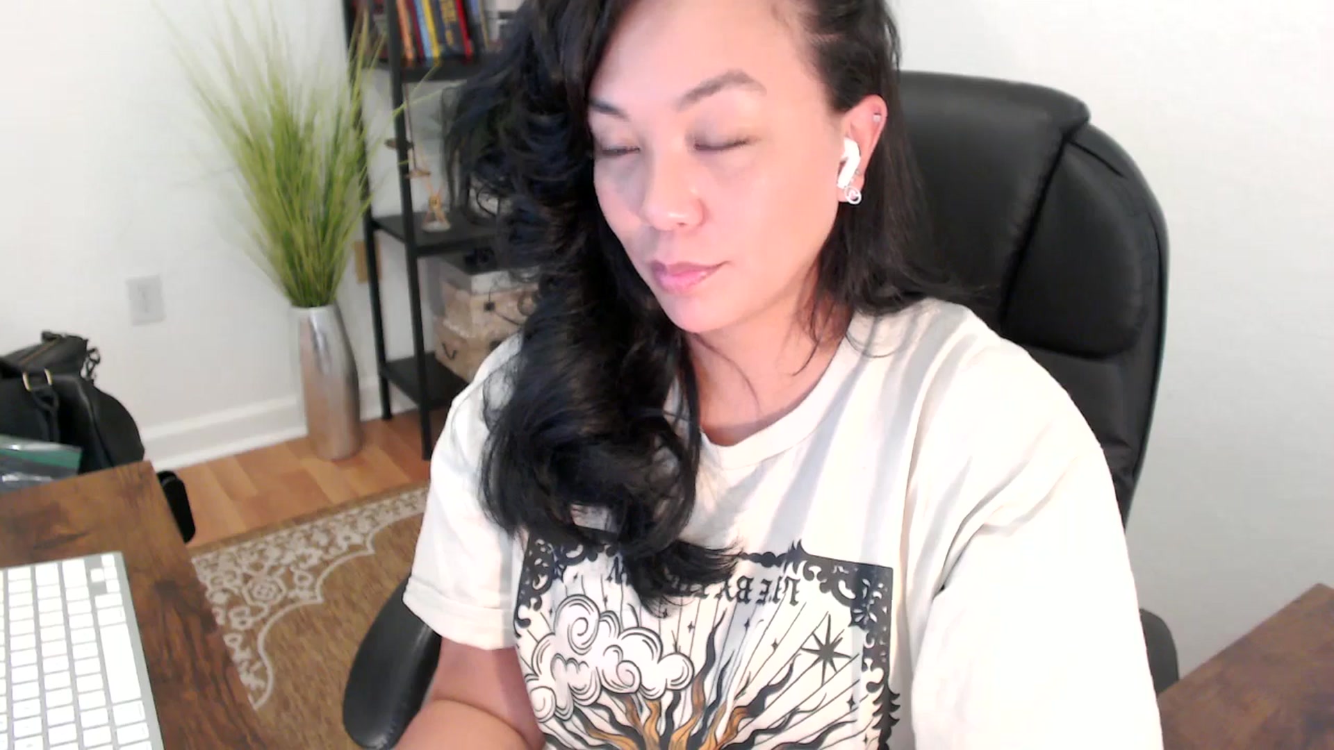 Gallery image thumbnail from MickaylaStar's myfreecams stream on, 05/07/2025, 20:36 image 17 of 20