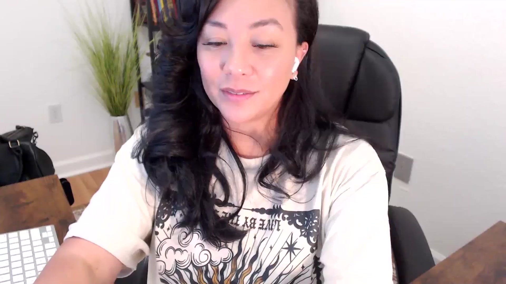 Gallery image thumbnail from MickaylaStar's myfreecams stream on, 05/07/2025, 22:13 image 2 of 20