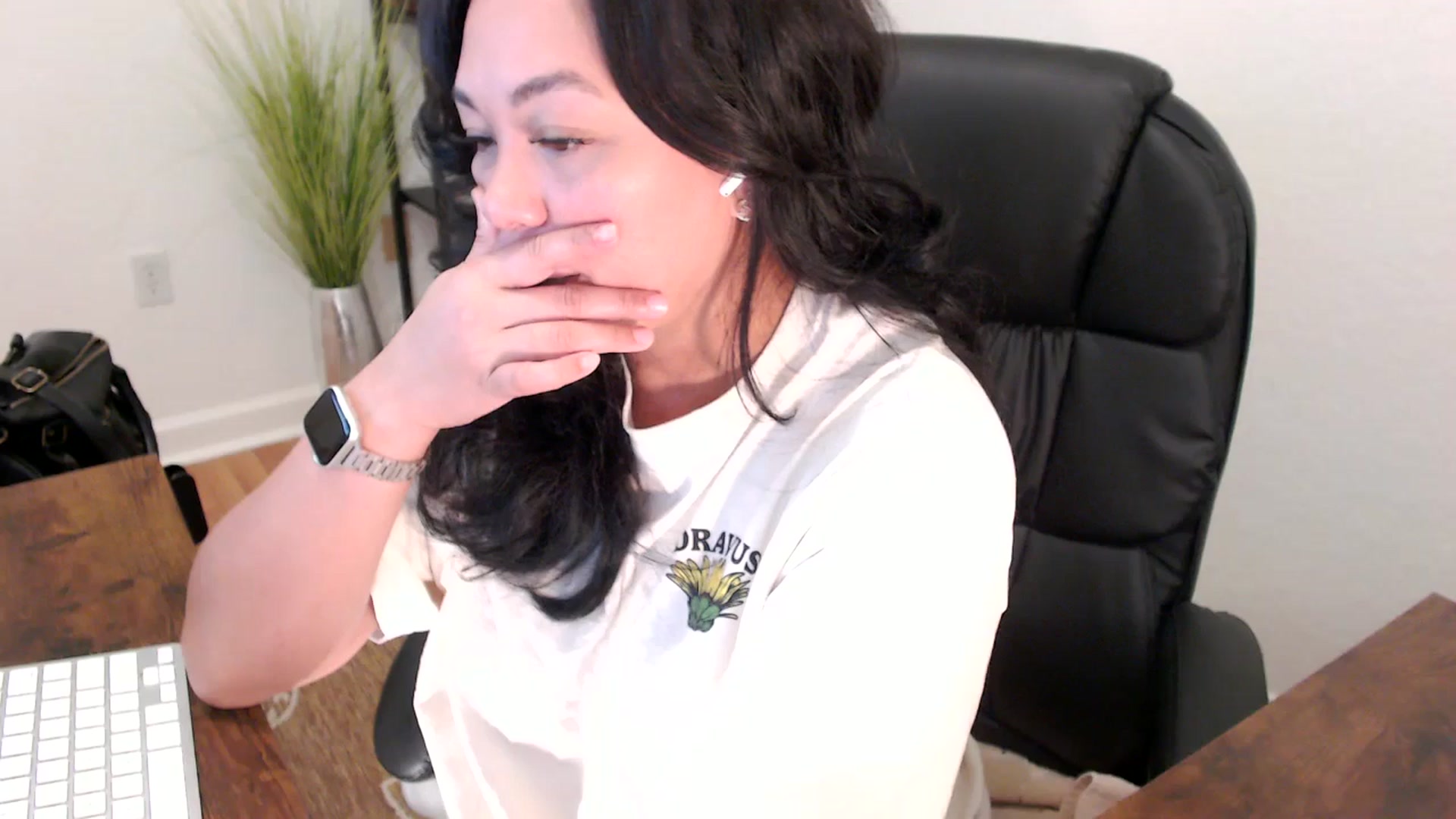Gallery image thumbnail from MickaylaStar's myfreecams stream on, 05/08/2025, 16:57 image 16 of 20