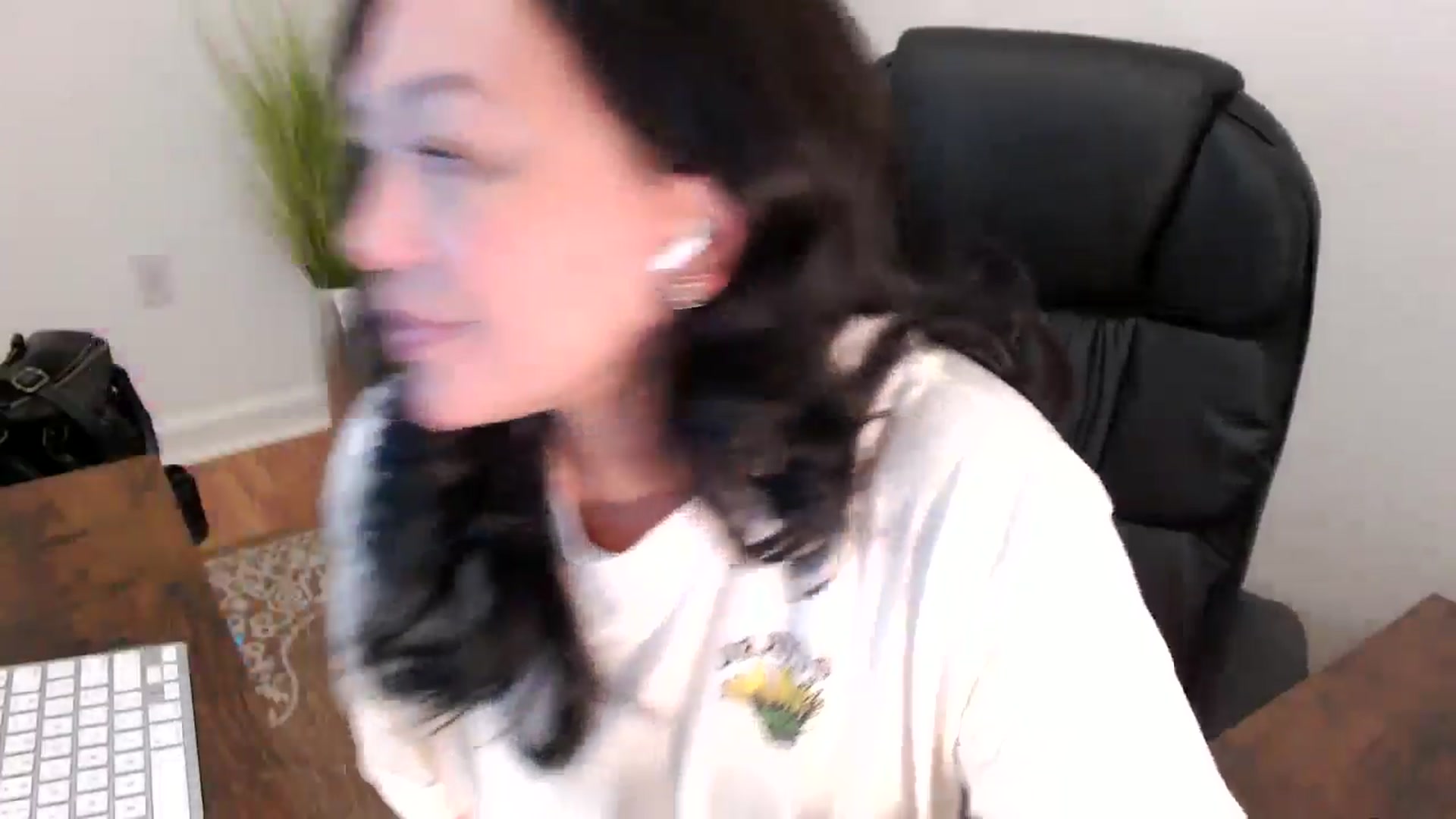Gallery image thumbnail from MickaylaStar's myfreecams stream on, 05/08/2025, 16:57 image 6 of 20