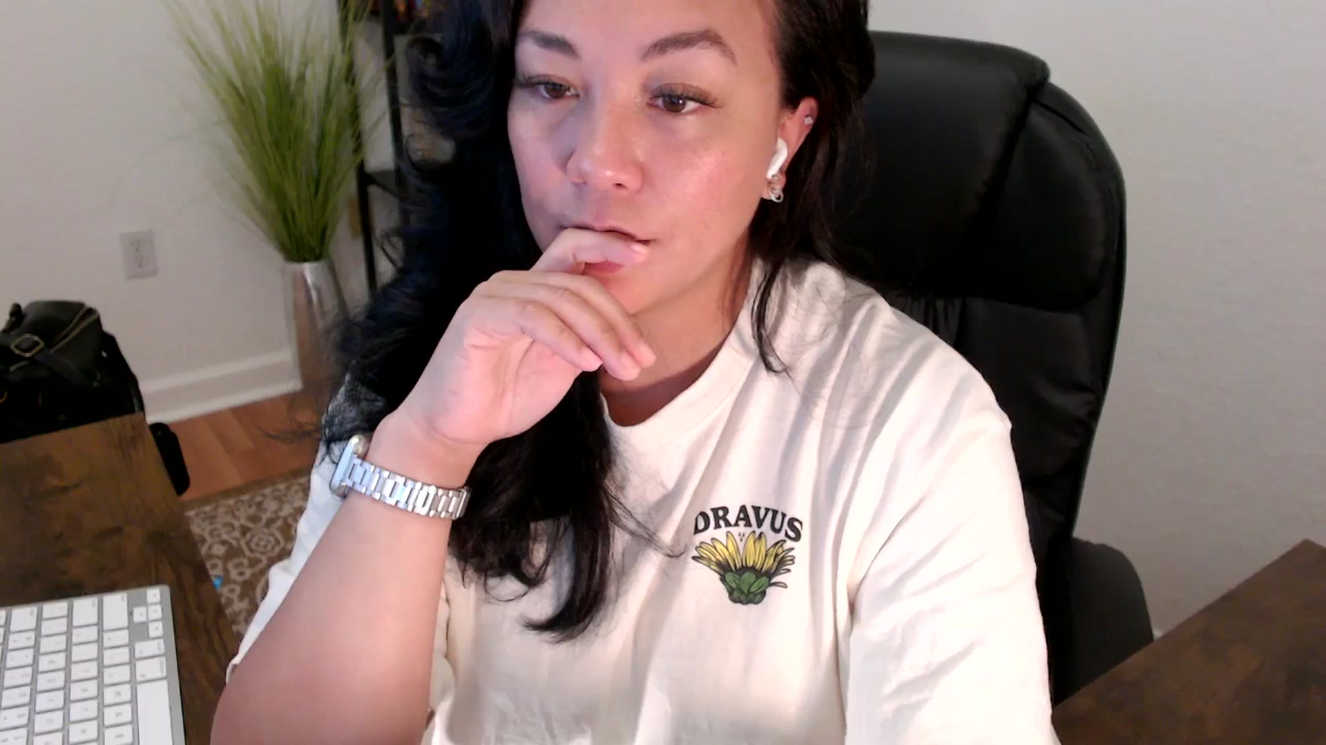 Gallery image thumbnail from MickaylaStar's myfreecams stream on, 05/08/2025, 16:57 image 7 of 20
