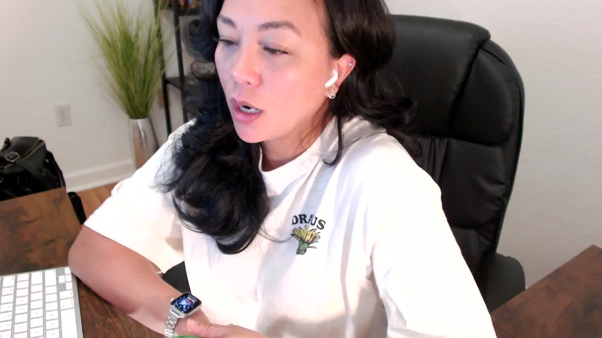 Gallery image thumbnail from MickaylaStar's myfreecams stream on, 05/08/2025, 16:57 image 20 of 20