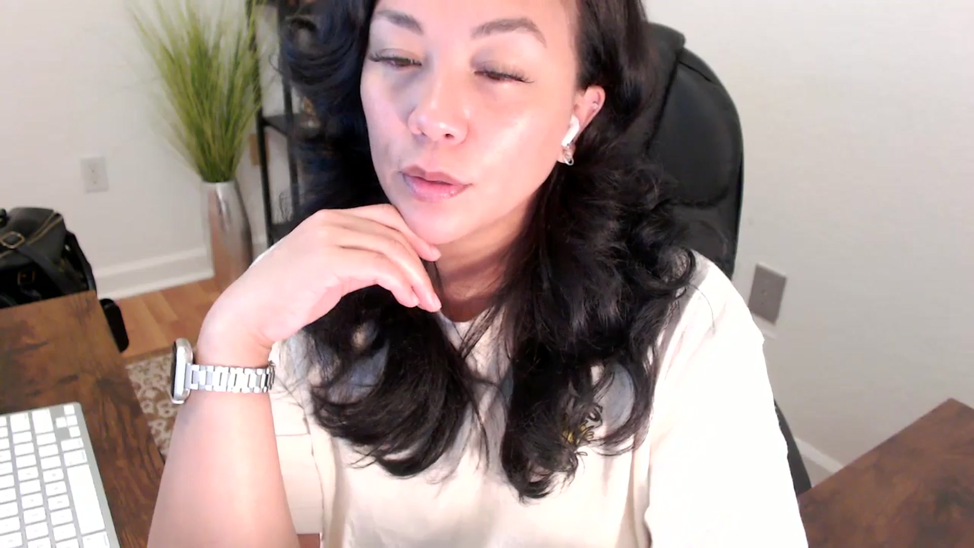 Gallery image thumbnail from MickaylaStar's myfreecams stream on, 05/08/2025, 17:45 image 19 of 20