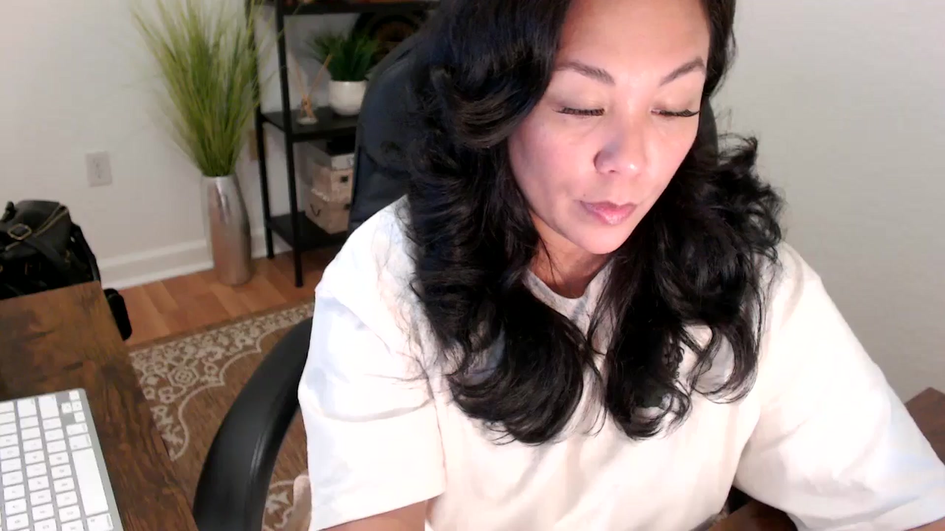 Gallery image thumbnail from MickaylaStar's myfreecams stream on, 05/08/2025, 17:45 image 17 of 20