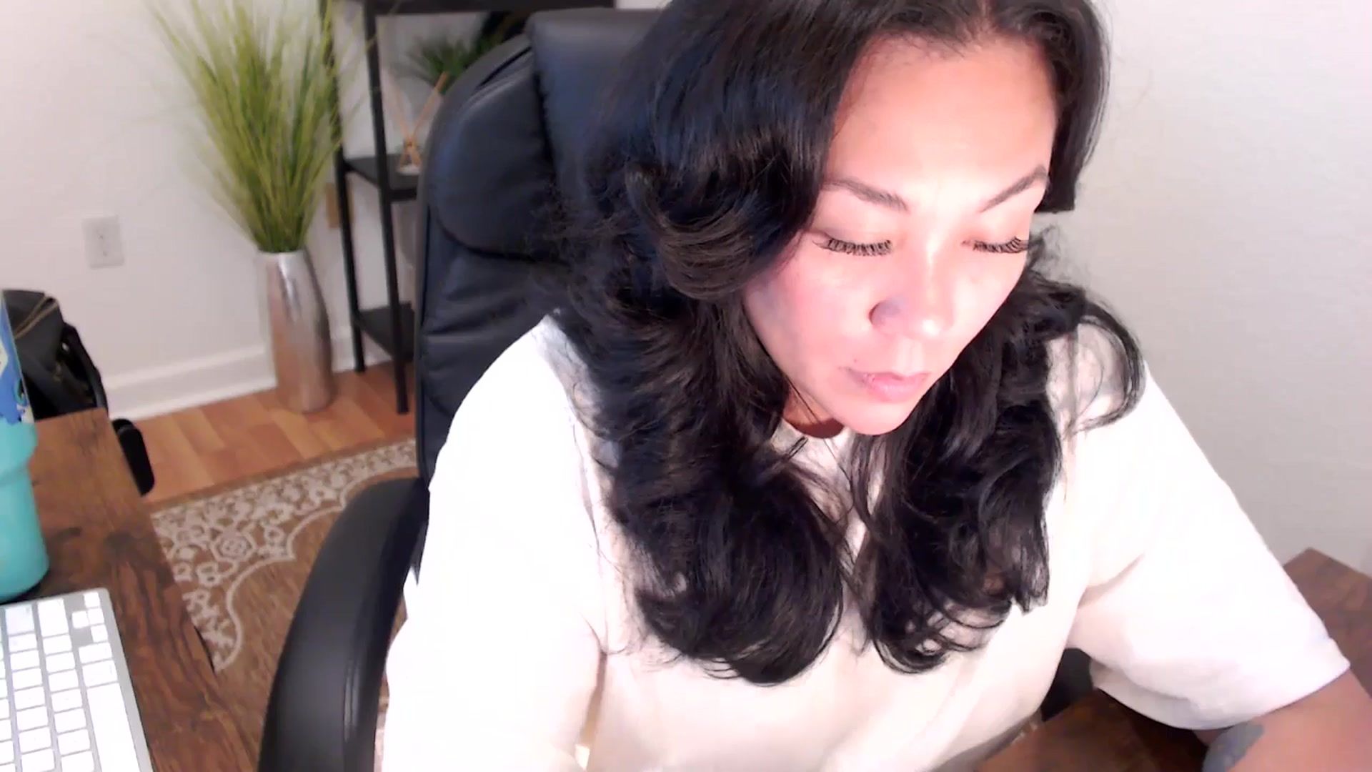 Gallery image thumbnail from MickaylaStar's myfreecams stream on, 05/08/2025, 17:45 image 6 of 20