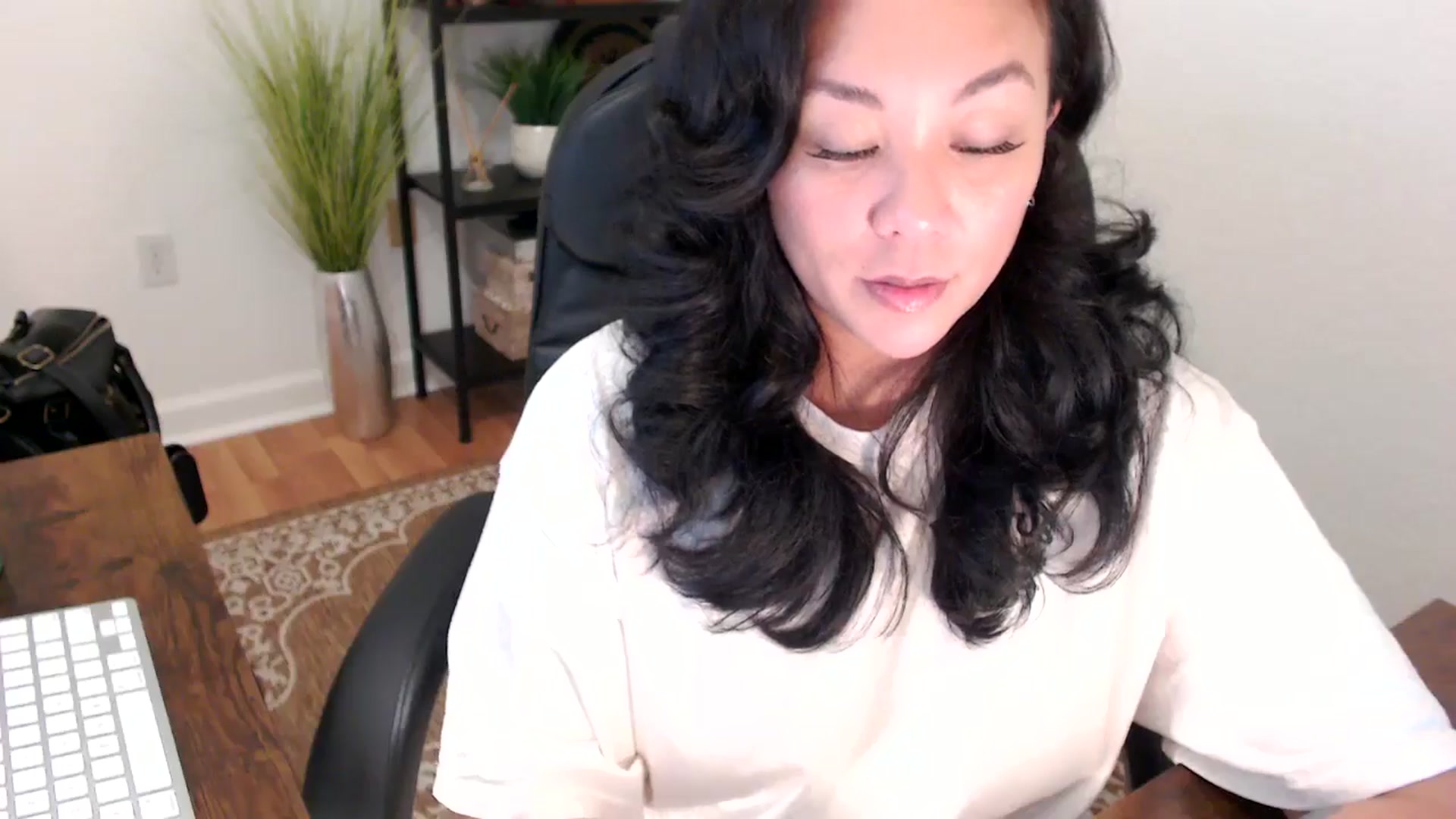 Gallery image thumbnail from MickaylaStar's myfreecams stream on, 05/08/2025, 17:45 image 16 of 20