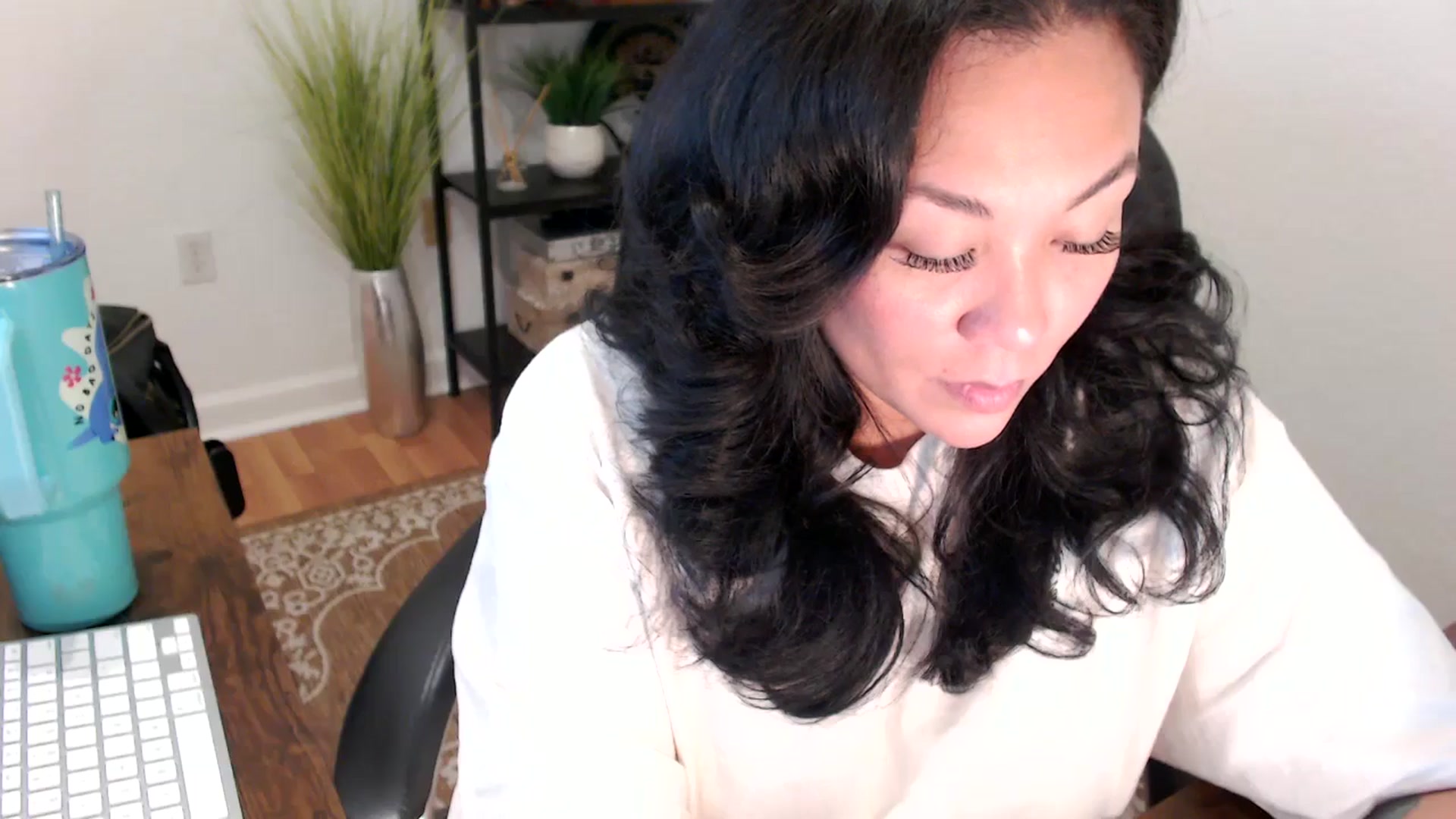 Gallery image thumbnail from MickaylaStar's myfreecams stream on, 05/08/2025, 17:45 image 12 of 20