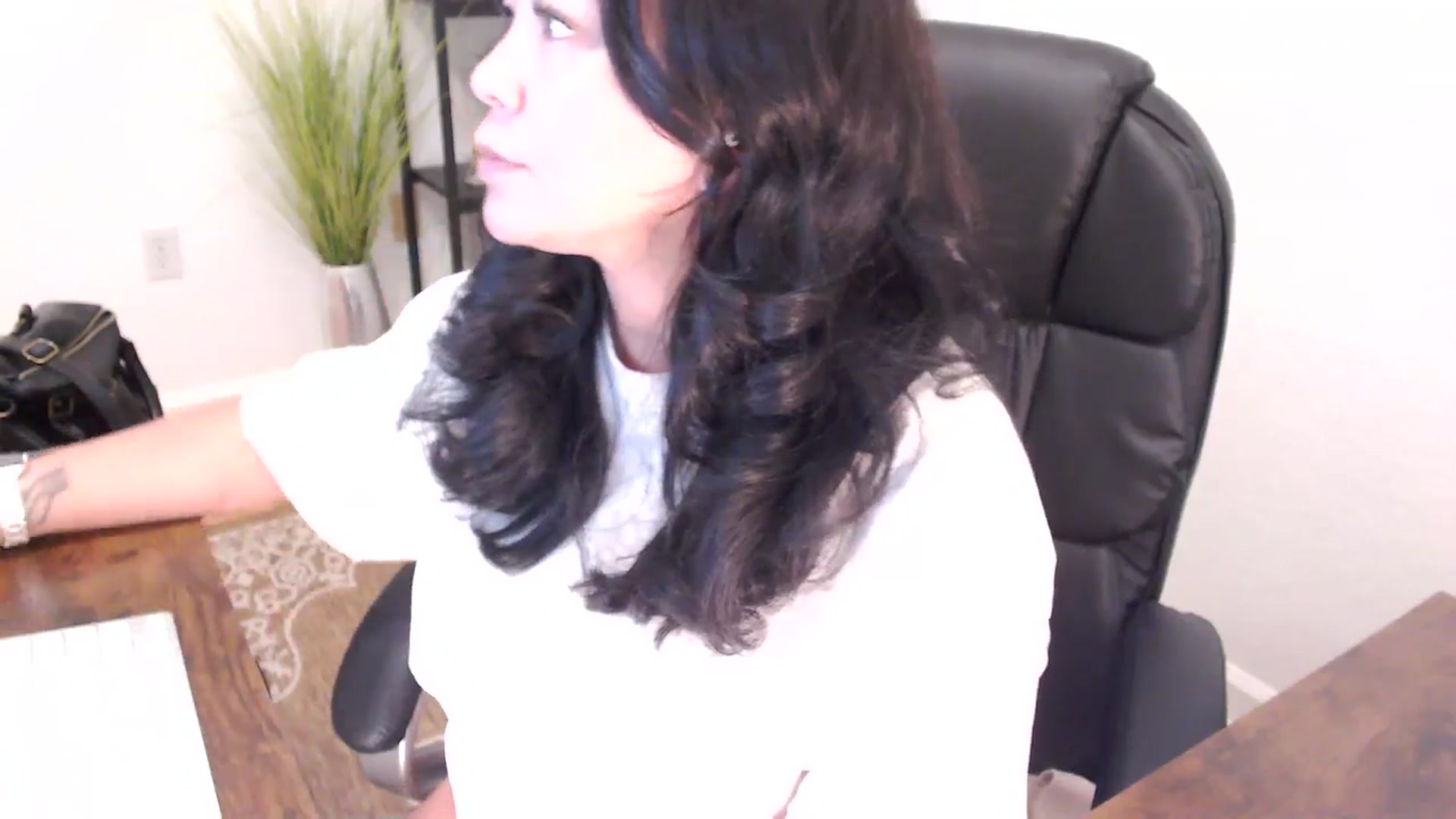 Gallery image thumbnail from MickaylaStar's myfreecams stream on, 05/08/2025, 17:45 image 2 of 20