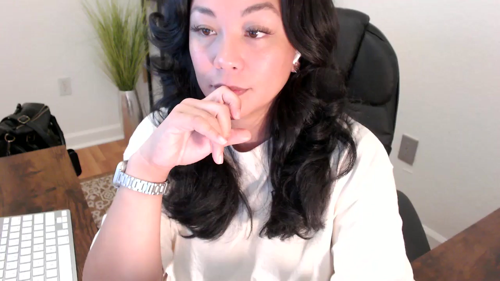 Gallery image thumbnail from MickaylaStar's myfreecams stream on, 05/08/2025, 17:45 image 1 of 20
