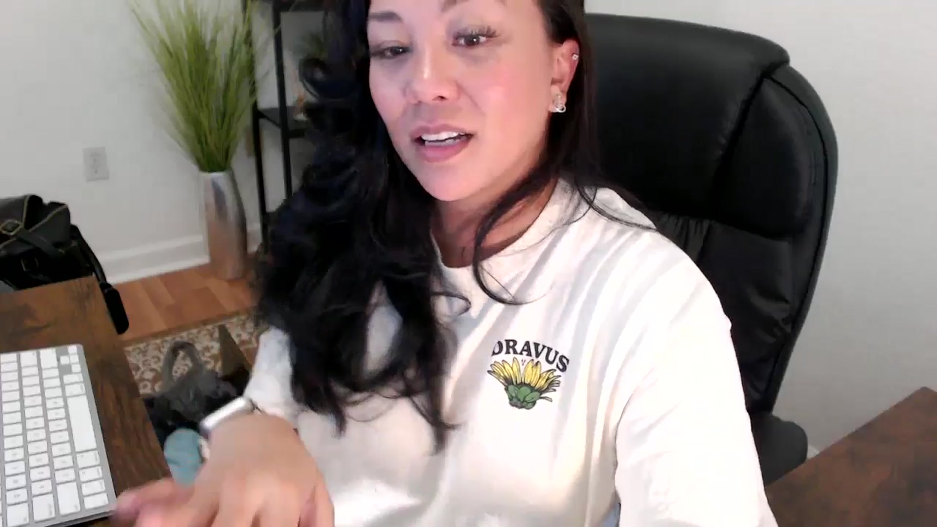 Gallery image thumbnail from MickaylaStar's myfreecams stream on, 05/08/2025, 20:39 image 11 of 20