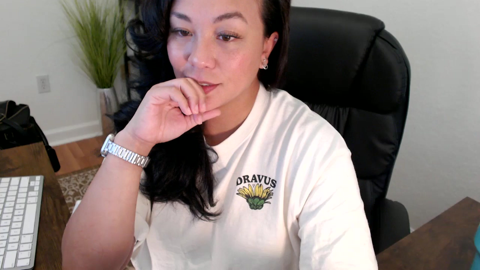 Gallery image thumbnail from MickaylaStar's myfreecams stream on, 05/08/2025, 21:10 image 14 of 20