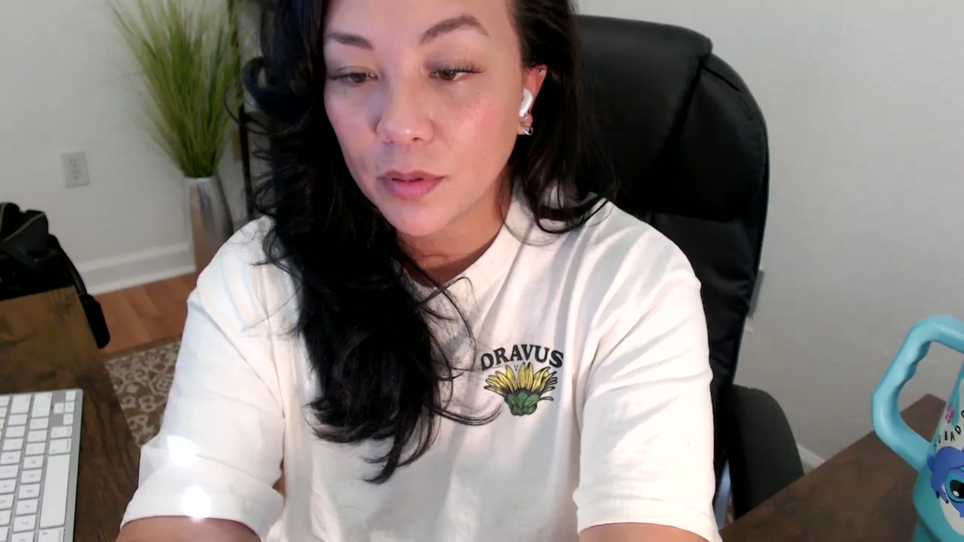 Gallery image thumbnail from MickaylaStar's myfreecams stream on, 05/08/2025, 21:45 image 16 of 20