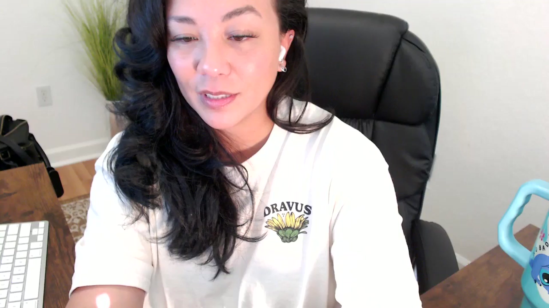 Gallery image thumbnail from MickaylaStar's myfreecams stream on, 05/08/2025, 21:45 image 8 of 20