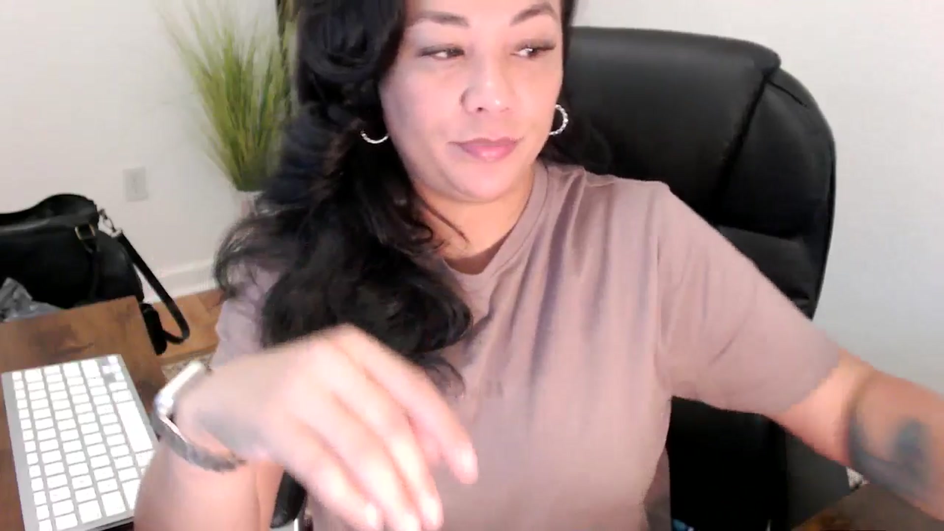 Gallery image thumbnail from MickaylaStar's myfreecams stream on, 05/09/2025, 15:52 image 18 of 20