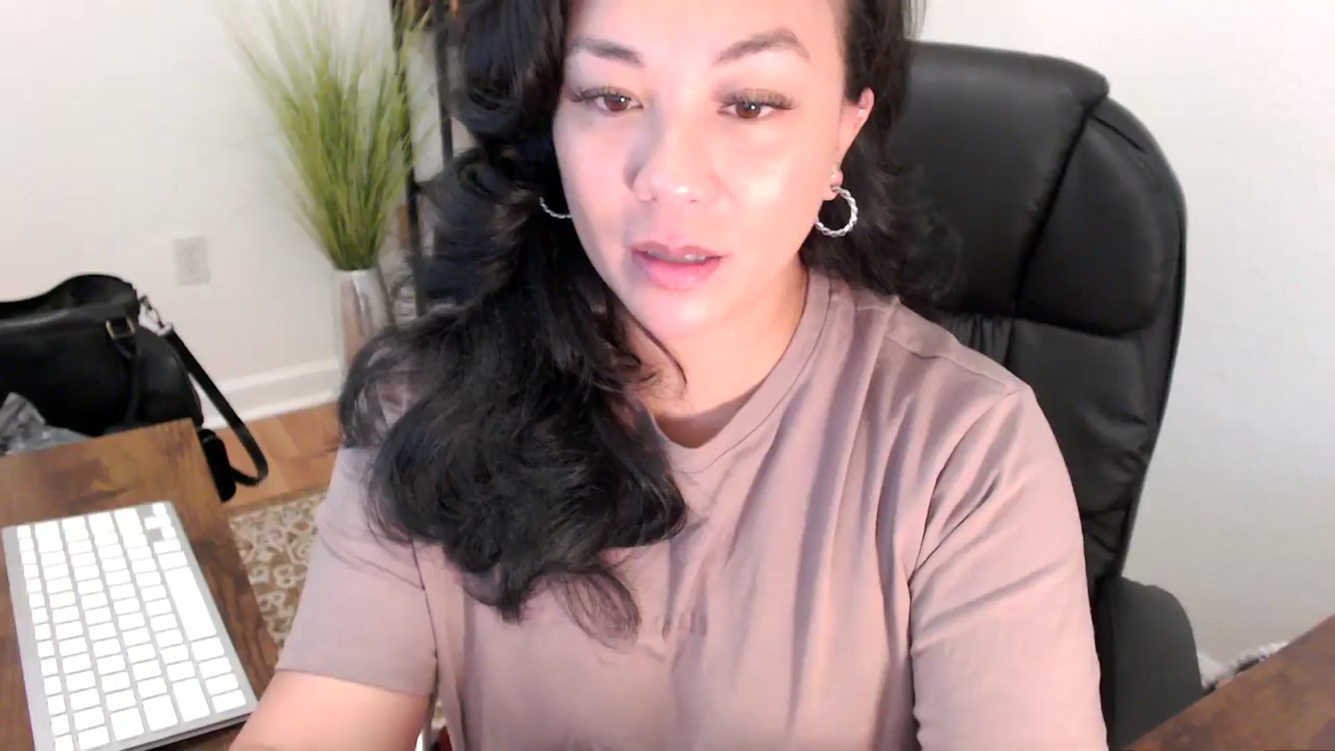 Gallery image thumbnail from MickaylaStar's myfreecams stream on, 05/09/2025, 15:52 image 13 of 20