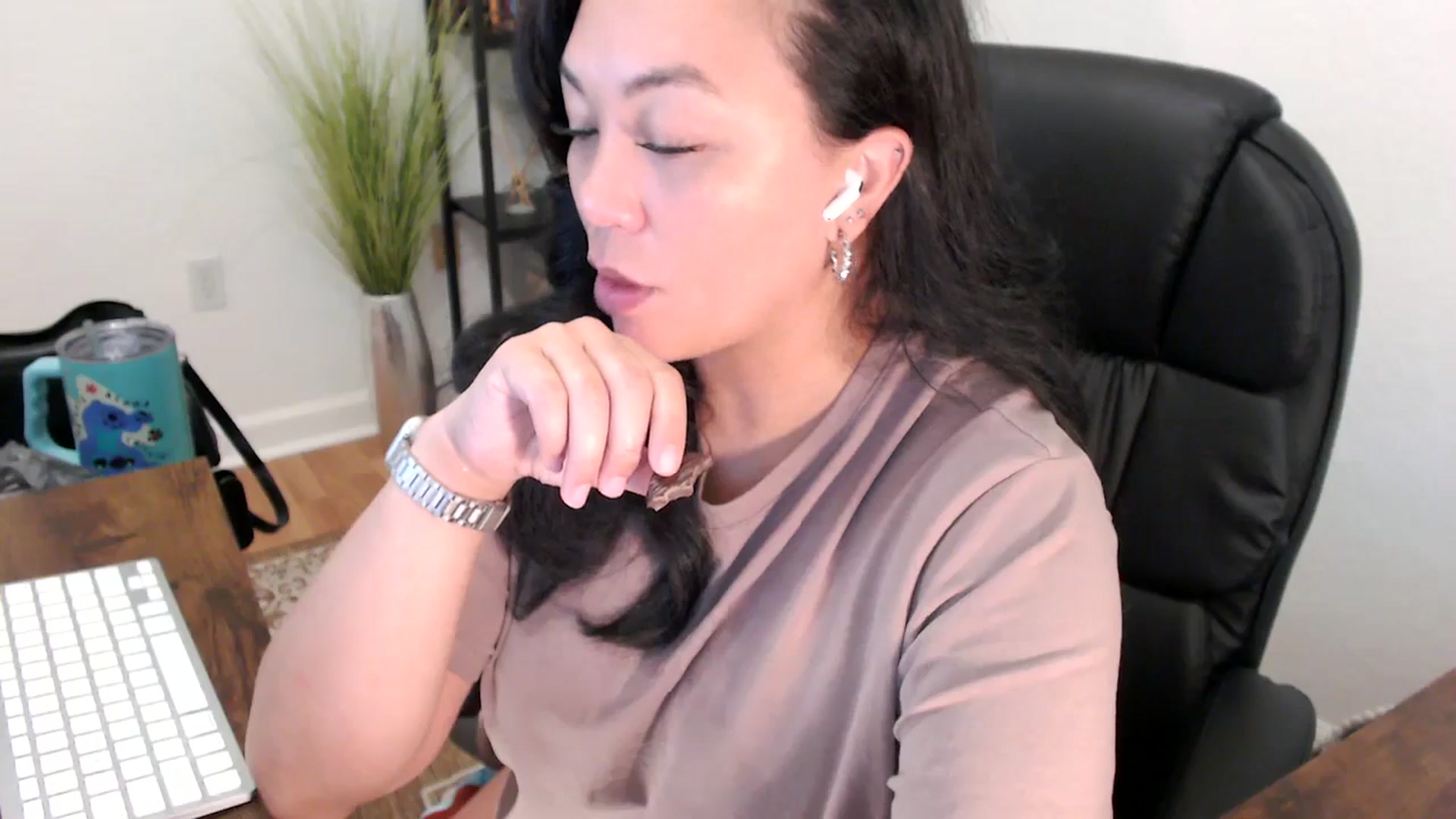 Gallery image thumbnail from MickaylaStar's myfreecams stream on, 05/09/2025, 16:54 image 2 of 20
