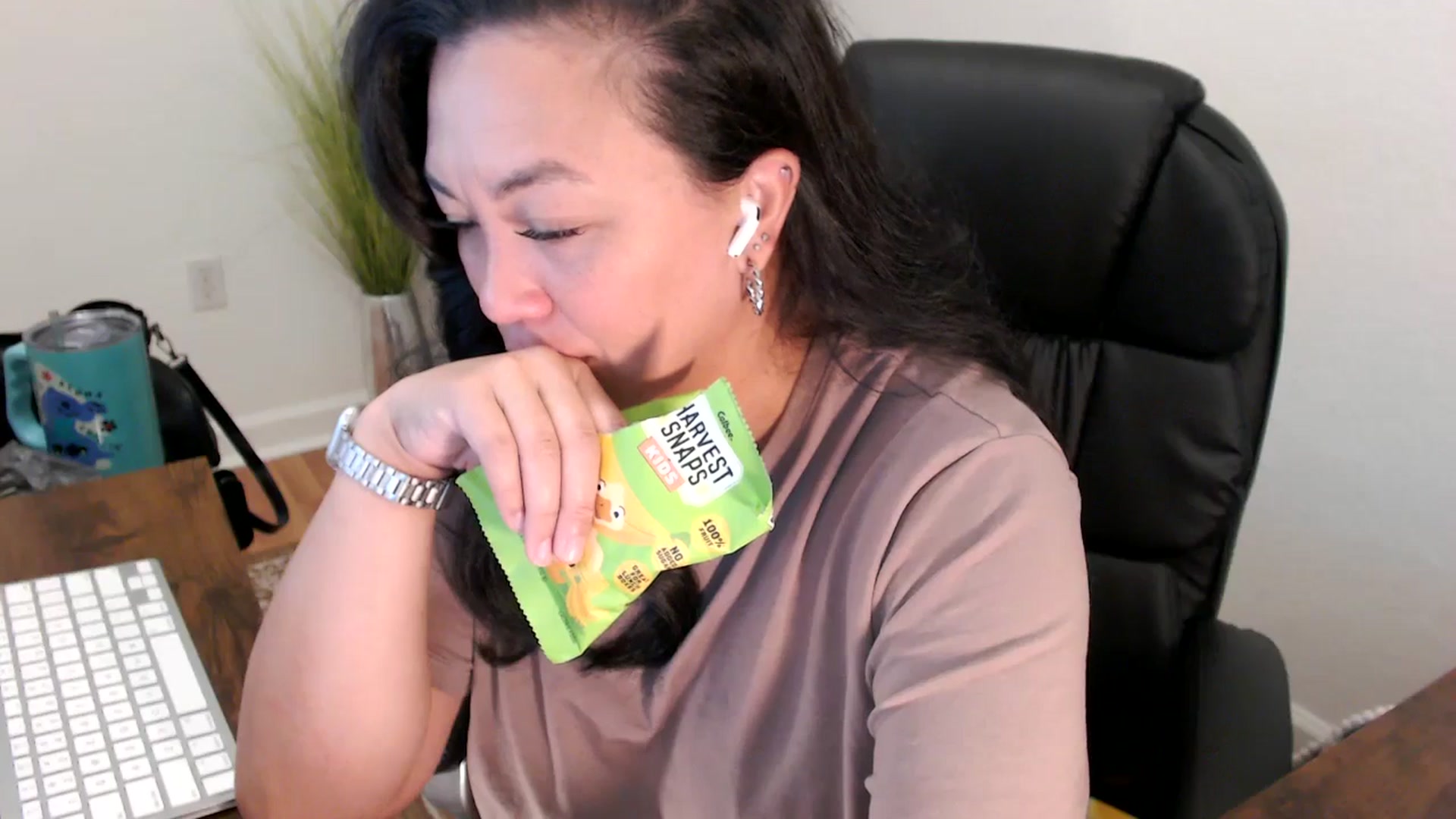 Gallery image thumbnail from MickaylaStar's myfreecams stream on, 05/09/2025, 16:54 image 5 of 20