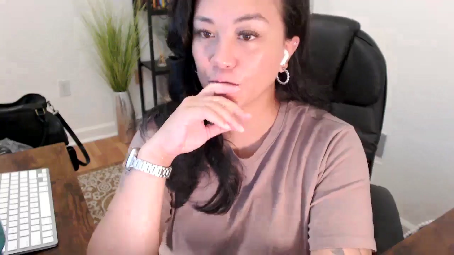 Gallery image thumbnail from MickaylaStar's myfreecams stream on, 05/09/2025, 16:54 image 7 of 20