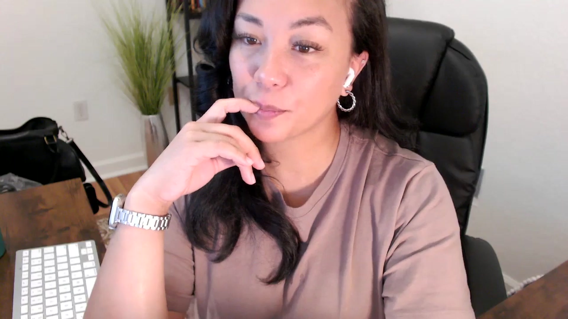 Gallery image thumbnail from MickaylaStar's myfreecams stream on, 05/09/2025, 16:54 image 17 of 20