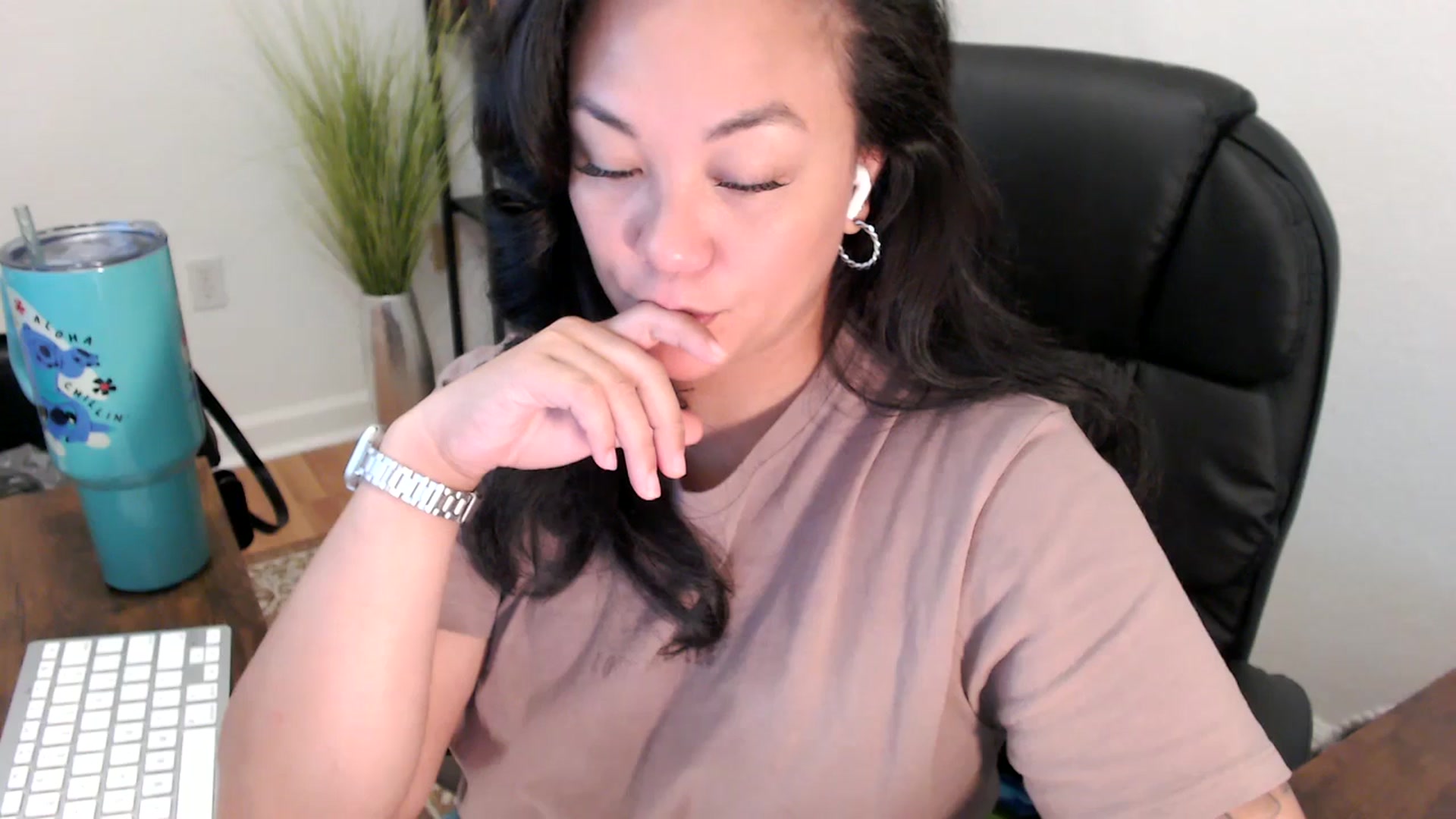 Gallery image thumbnail from MickaylaStar's myfreecams stream on, 05/09/2025, 17:17 image 6 of 20