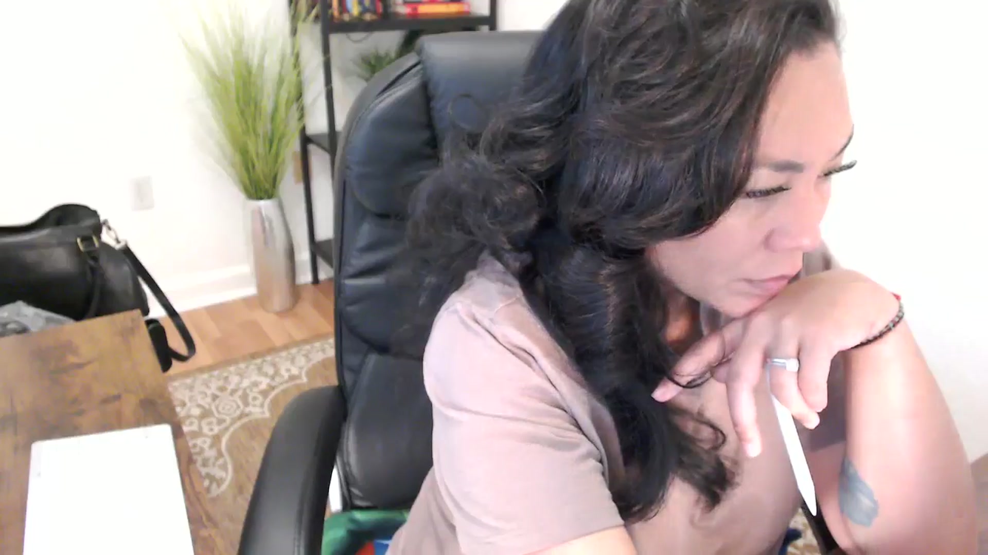 Gallery image thumbnail from MickaylaStar's myfreecams stream on, 05/09/2025, 17:17 image 17 of 20