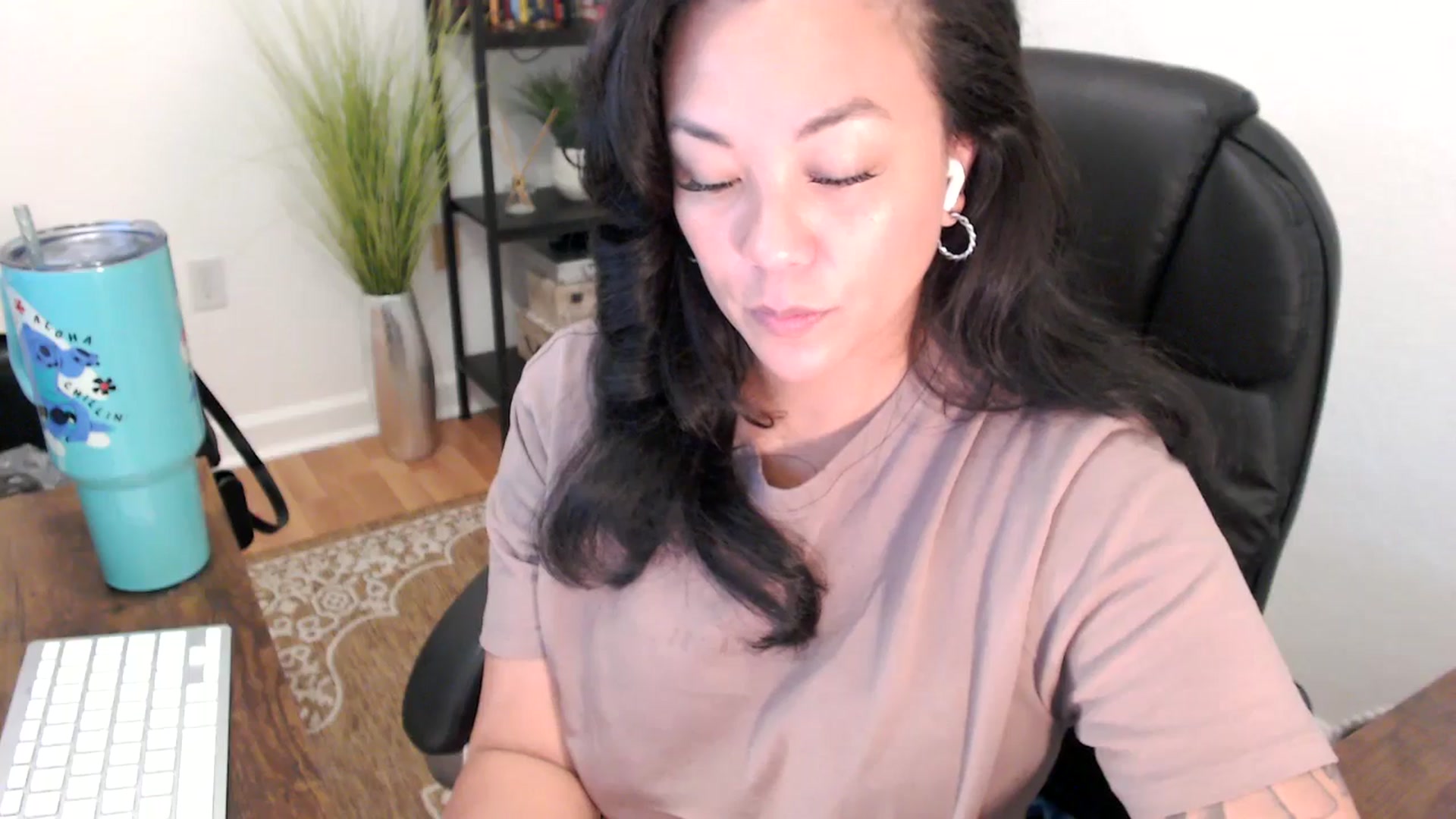 Gallery image thumbnail from MickaylaStar's myfreecams stream on, 05/09/2025, 17:17 image 5 of 20