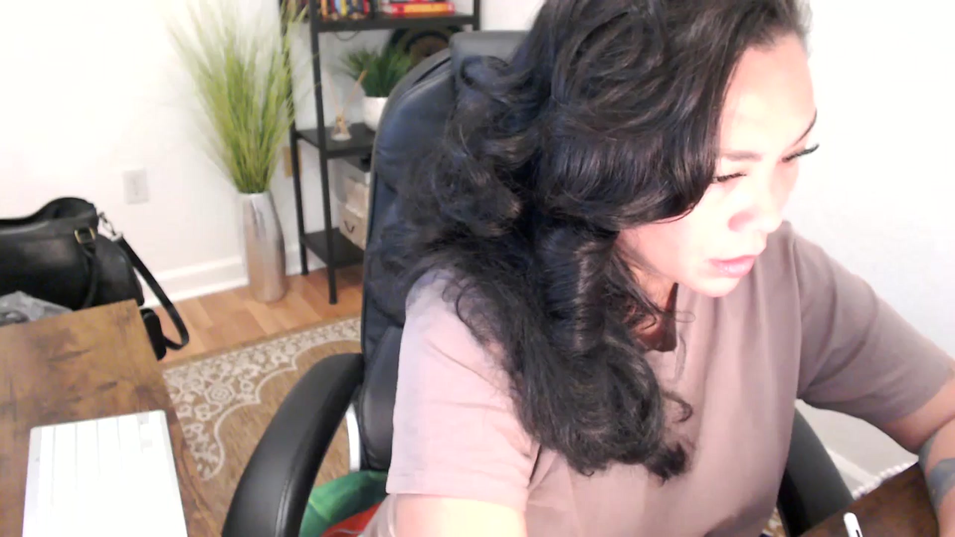 Gallery image thumbnail from MickaylaStar's myfreecams stream on, 05/09/2025, 17:17 image 19 of 20