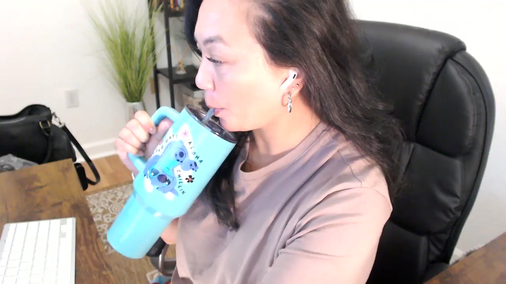 Gallery image thumbnail from MickaylaStar's myfreecams stream on, 05/09/2025, 17:17 image 11 of 20
